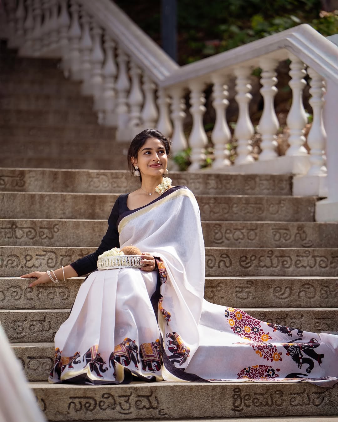 Linen Cotton With Beautiful Digital Printed Saree