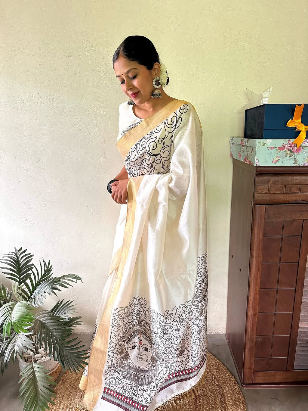 Royal Bloom Digital Print Linen Cotton Saree with Matching Blouse