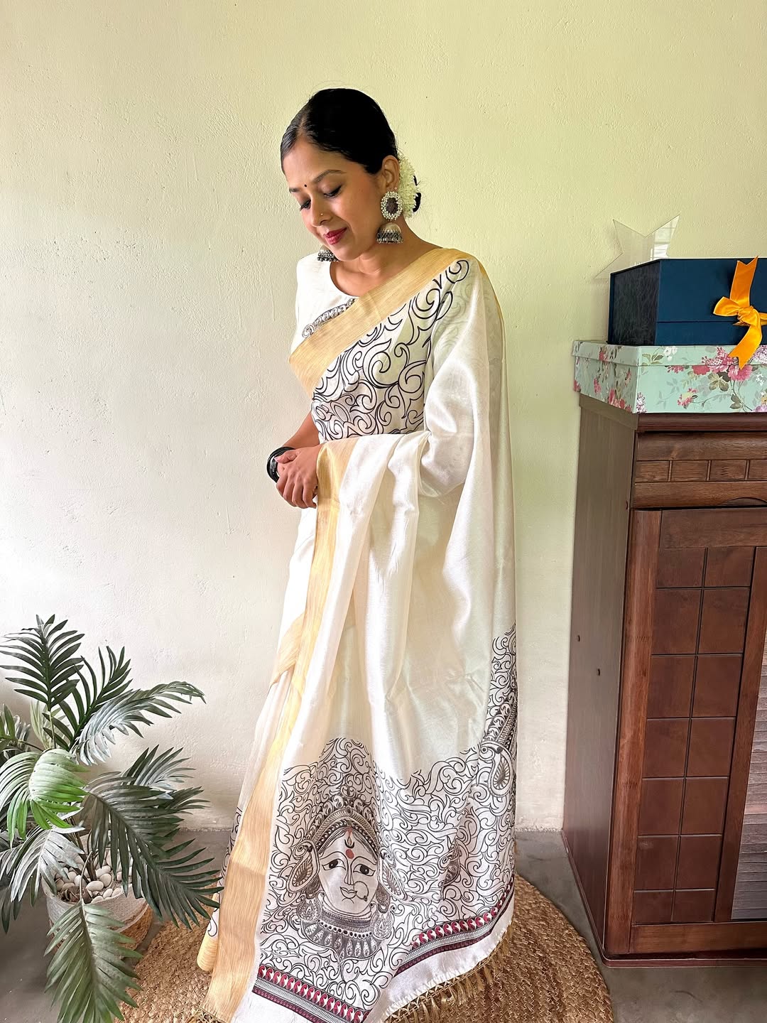 Royal Bloom Digital Print Linen Cotton Saree with Matching Blouse