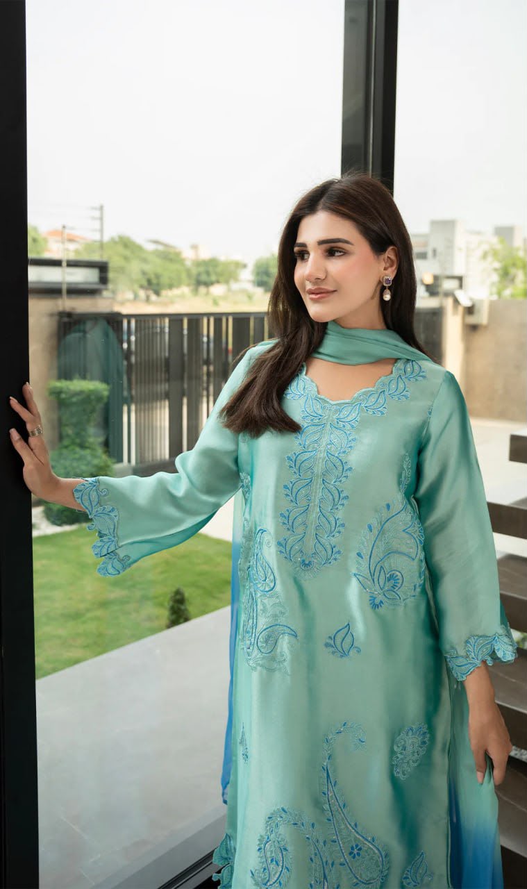 Heavy Reyon Thread Work Set with Shaded Double-Colour Mull Cotton Dupatta