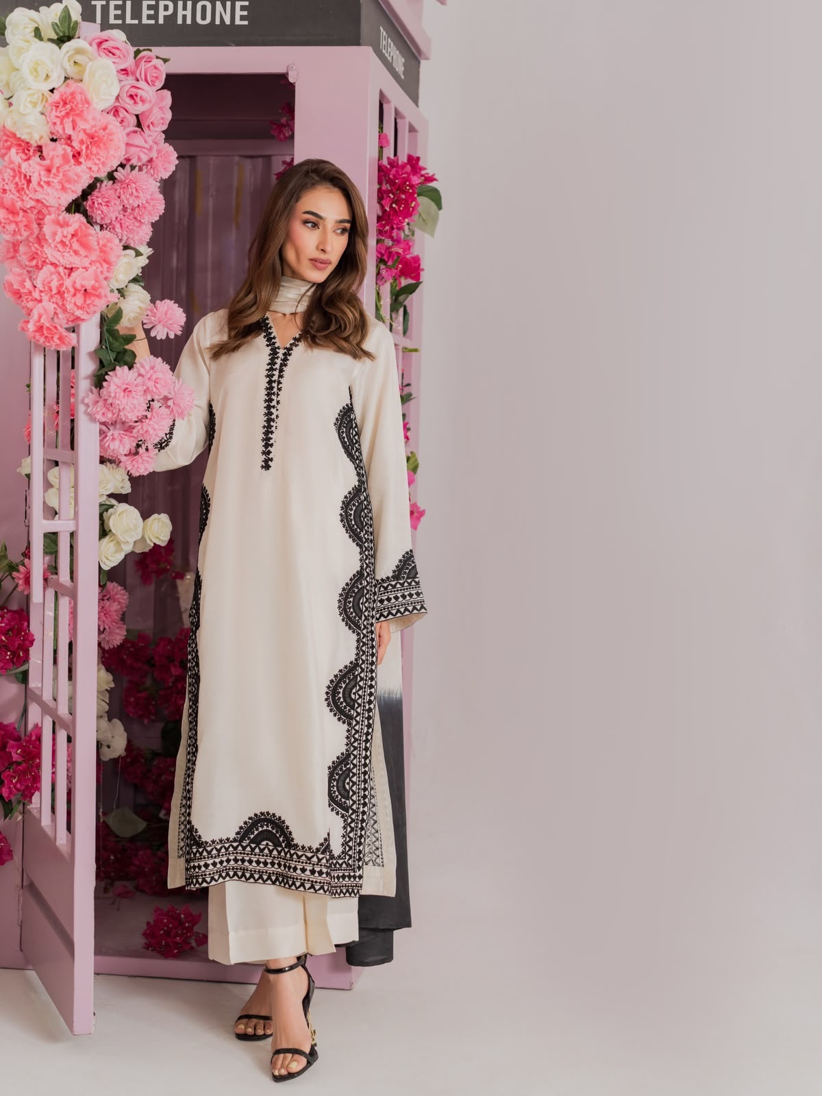 Biscuit Slub Oversize Top Set with Thread Work & Digital Print Dupatta
