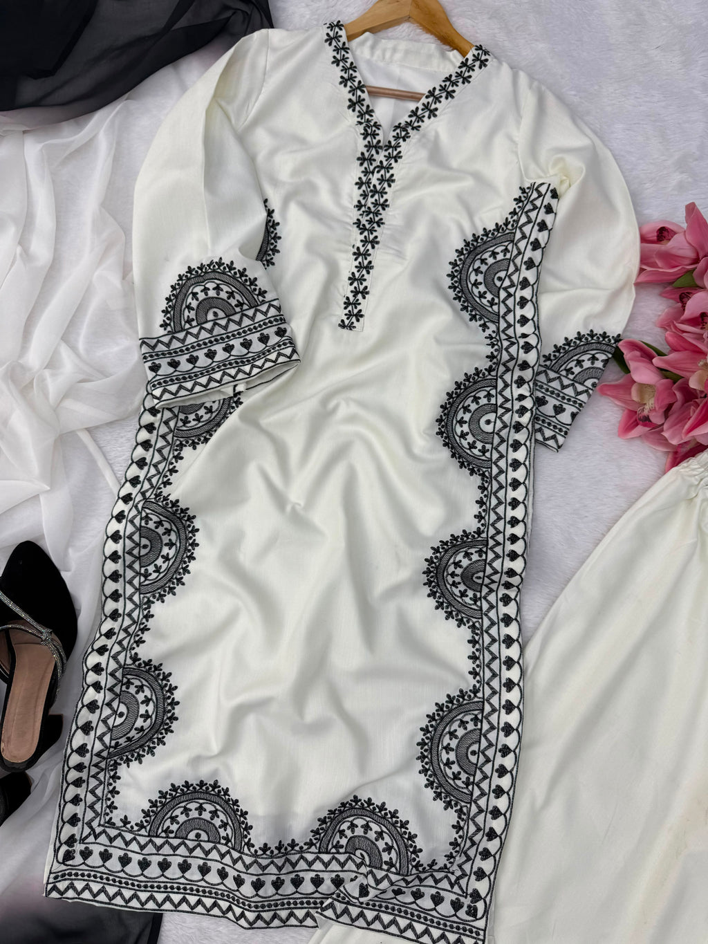 Biscuit Slub Oversize Top Set with Thread Work & Digital Print Dupatta