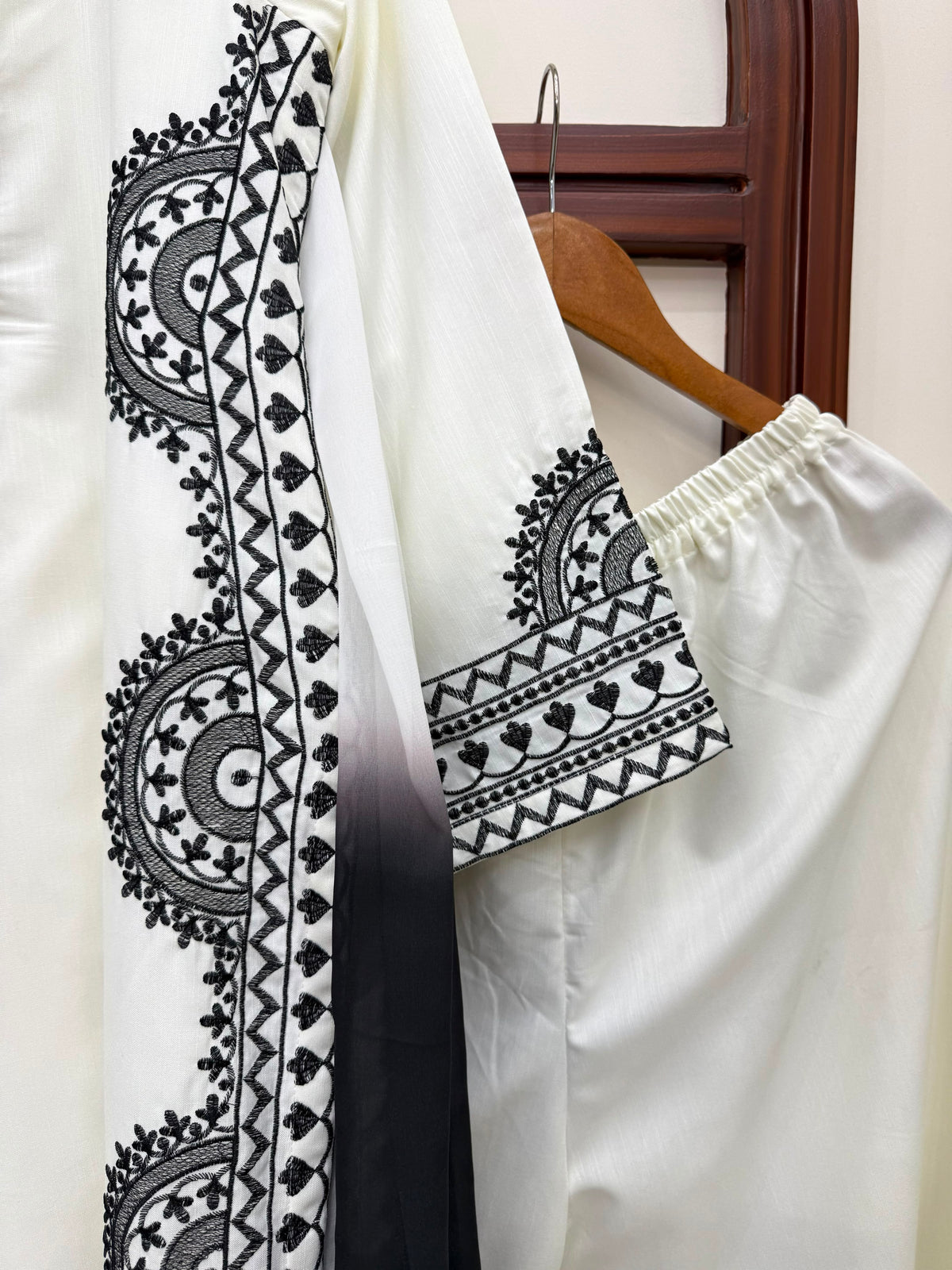 Biscuit Slub Oversize Top Set with Thread Work & Digital Print Dupatta