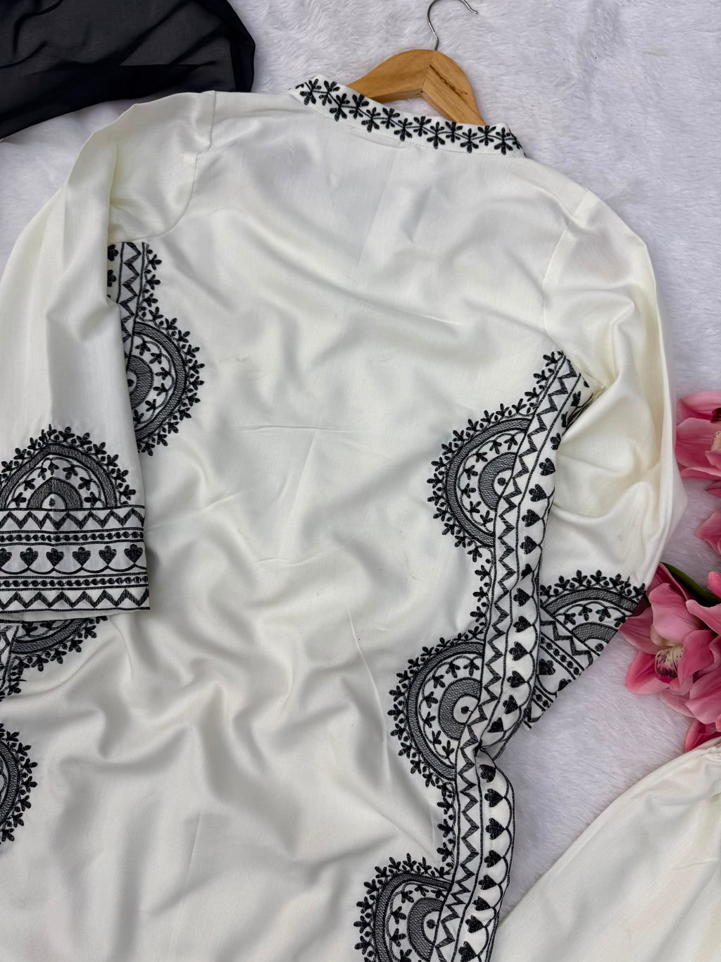 Biscuit Slub Oversize Top Set with Thread Work & Digital Print Dupatta