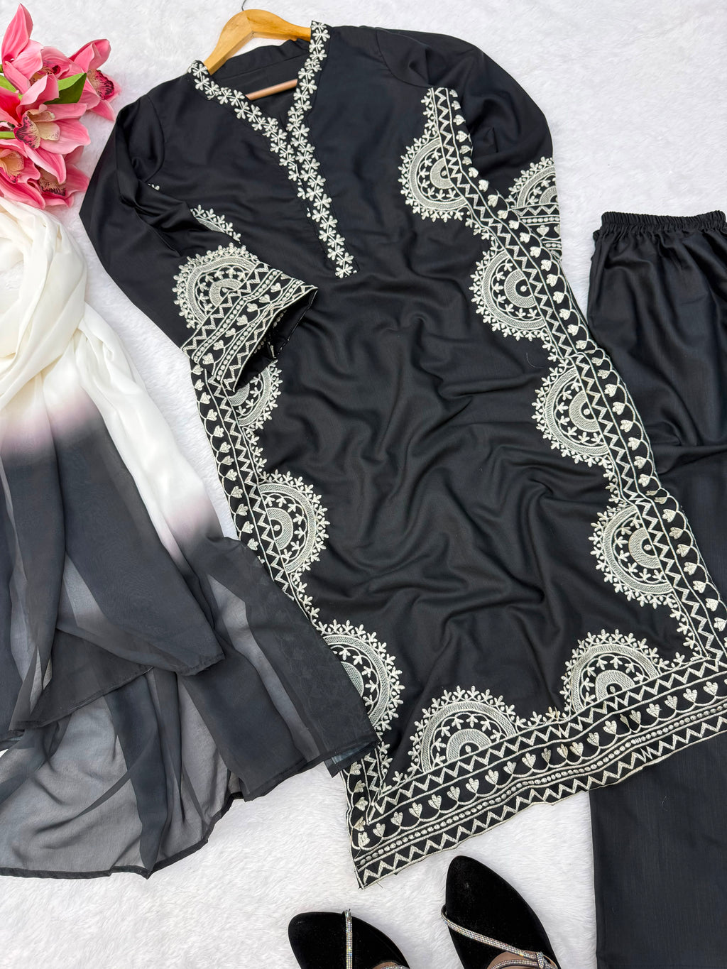 Biscuit Slub Oversize Top Set with Thread Work & Digital Print Dupatta