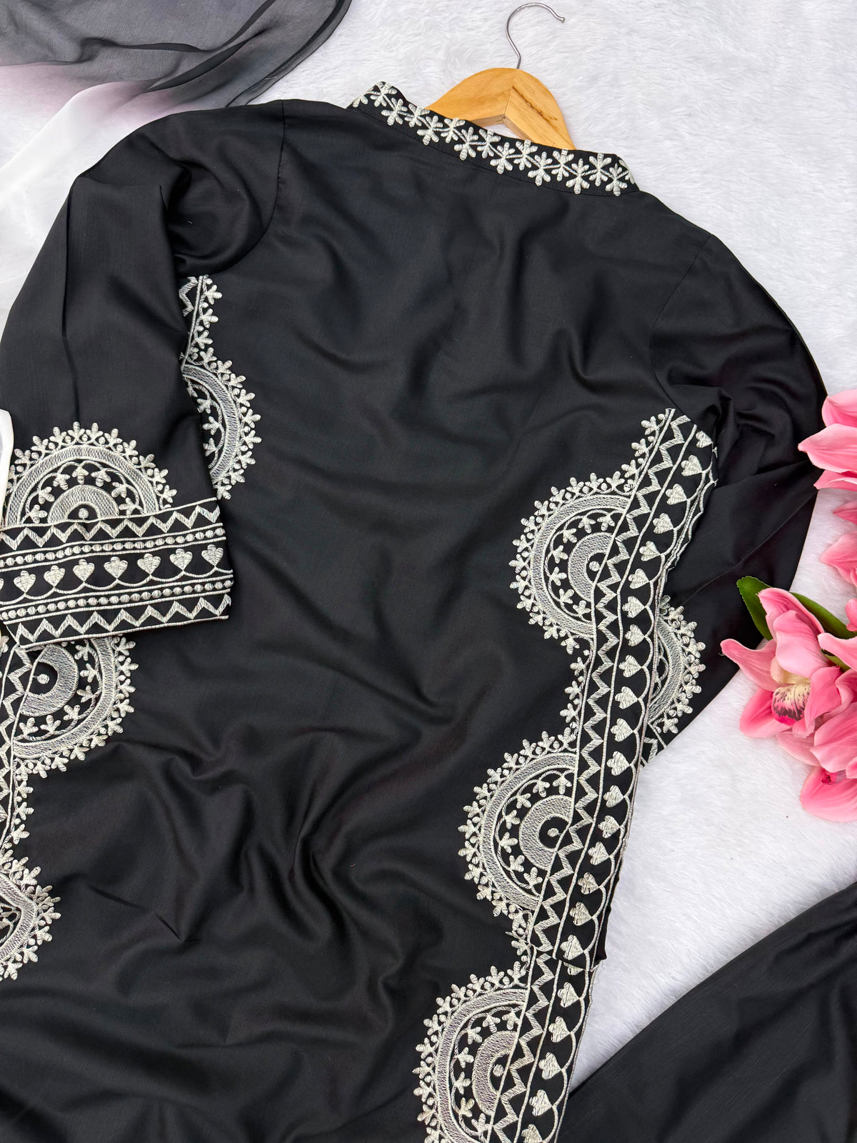 Biscuit Slub Oversize Top Set with Thread Work & Digital Print Dupatta