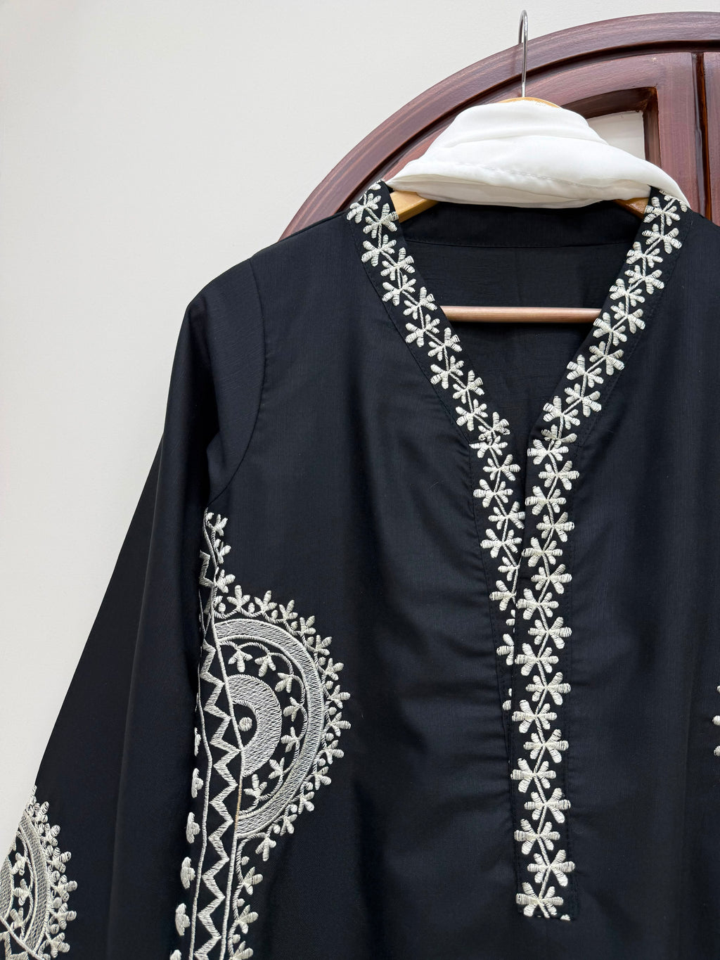 Biscuit Slub Oversize Top Set with Thread Work & Digital Print Dupatta