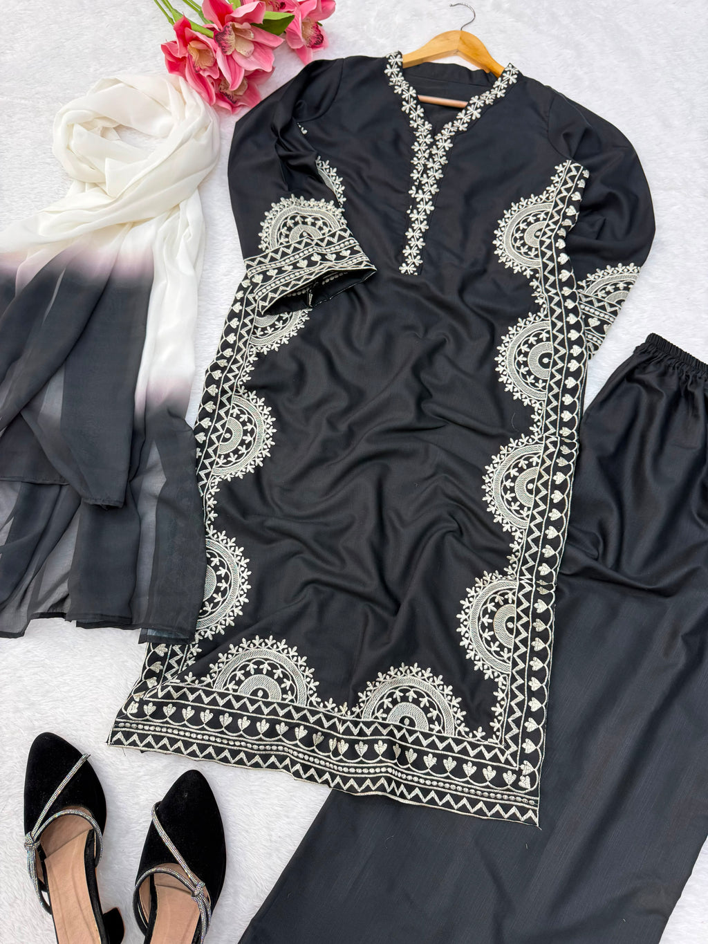 Biscuit Slub Oversize Top Set with Thread Work & Digital Print Dupatta