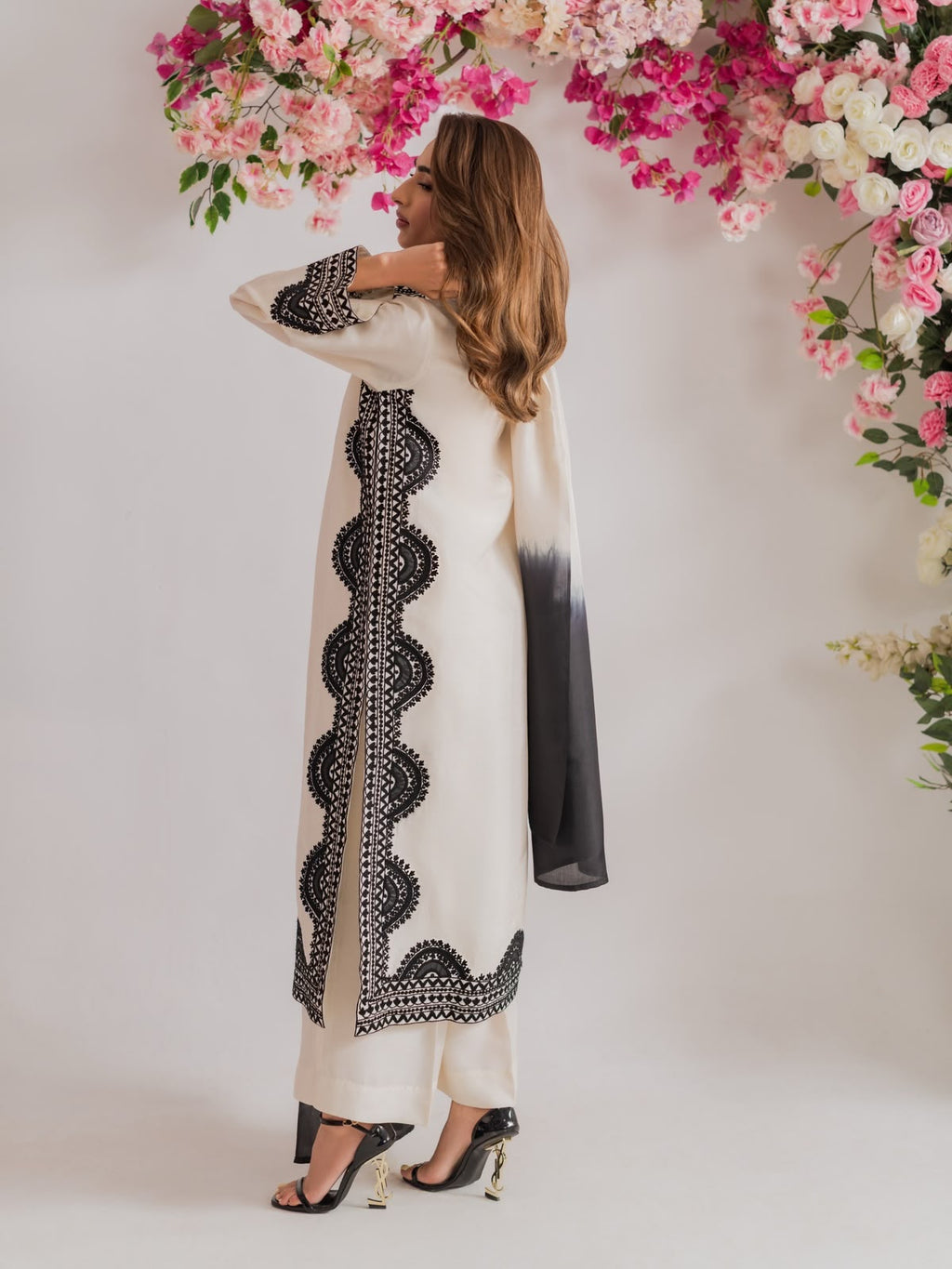 Biscuit Slub Oversize Top Set with Thread Work & Digital Print Dupatta
