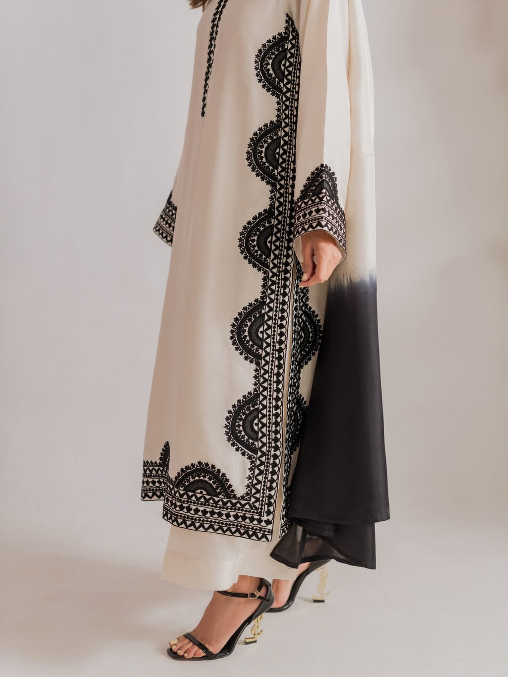 Biscuit Slub Oversize Top Set with Thread Work & Digital Print Dupatta