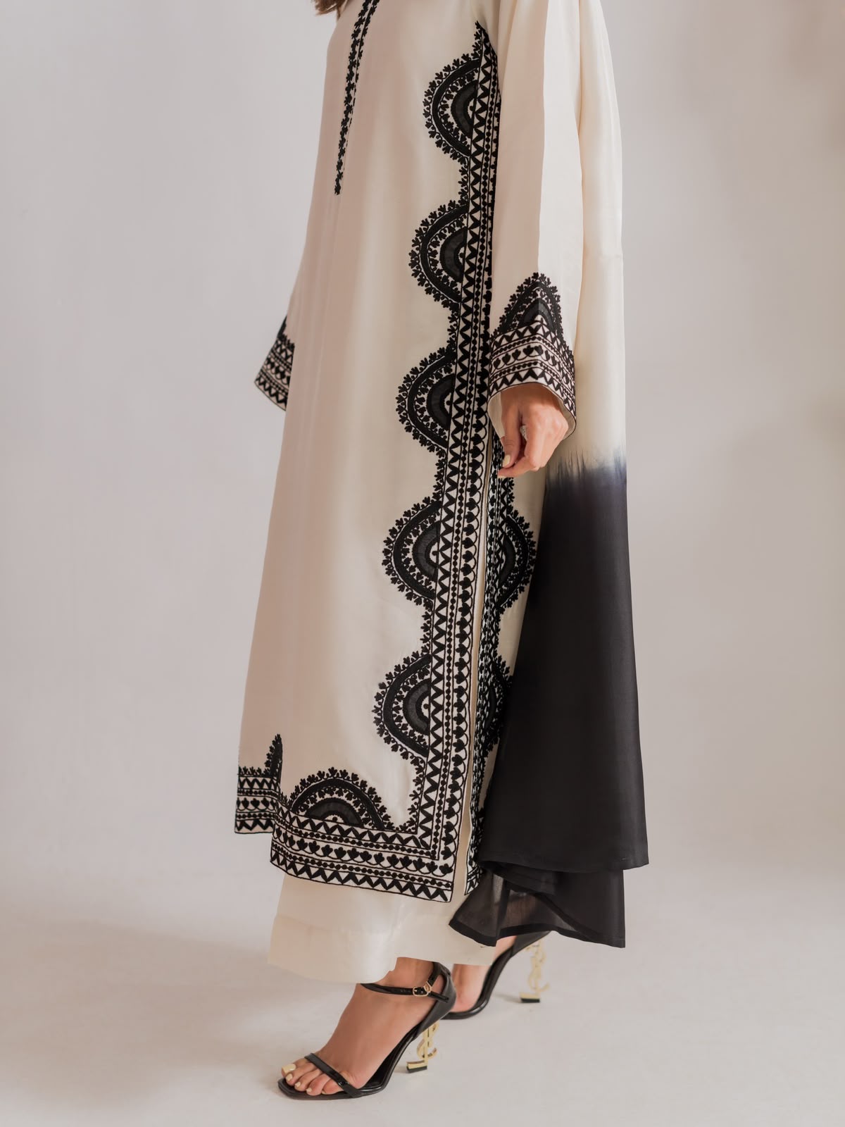 Biscuit Slub Oversize Top Set with Thread Work & Digital Print Dupatta