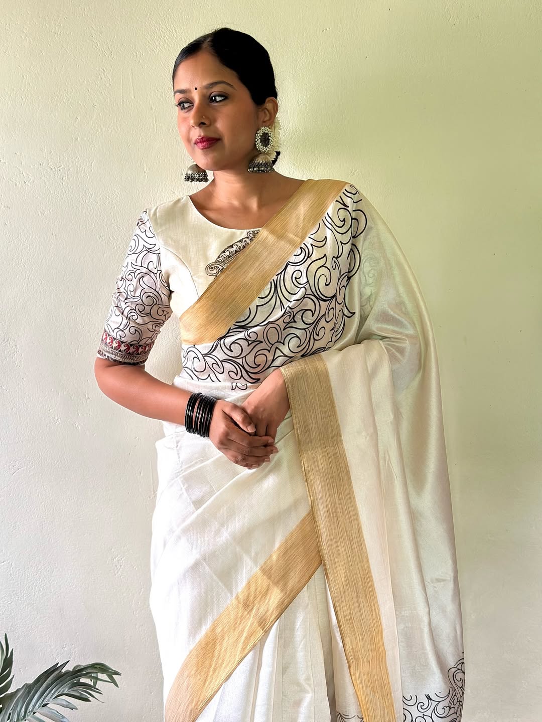 Royal Bloom Digital Print Linen Cotton Saree with Matching Blouse