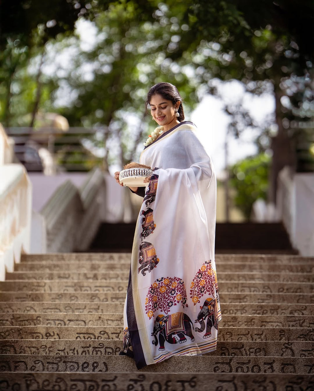 Linen Cotton With Beautiful Digital Printed Saree