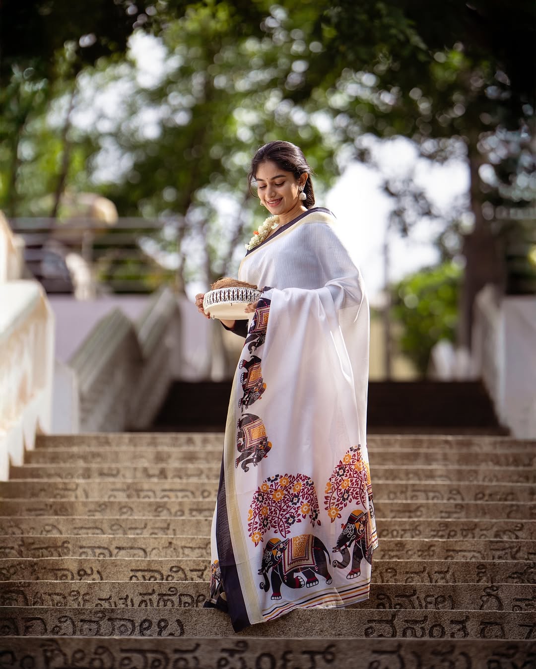 Linen Cotton With Beautiful Digital Printed Saree