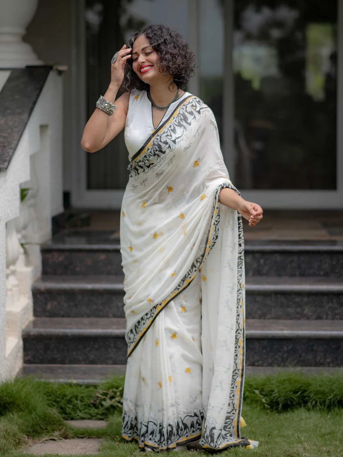 Timeless Grace Elegant Linen Cotton Digital Printed Saree with Matching Blouse