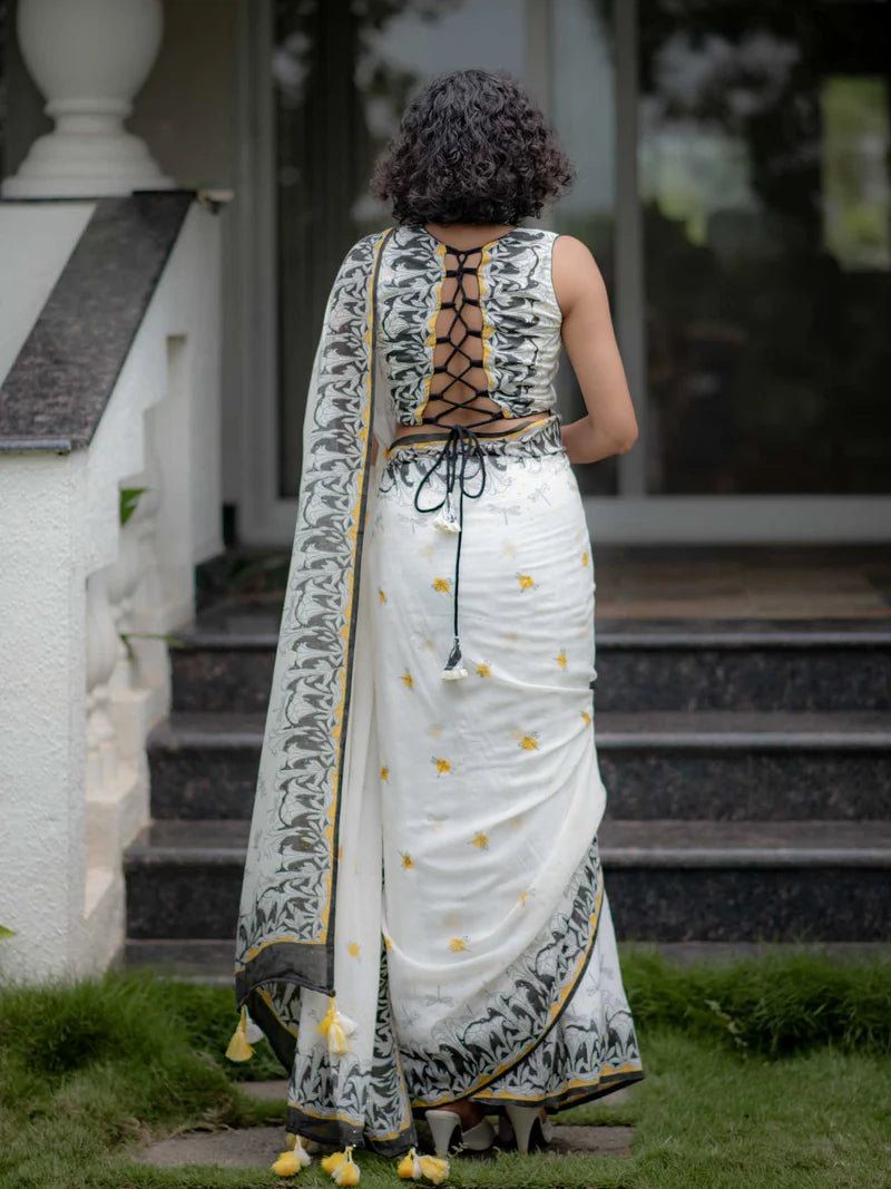 Timeless Grace Elegant Linen Cotton Digital Printed Saree with Matching Blouse