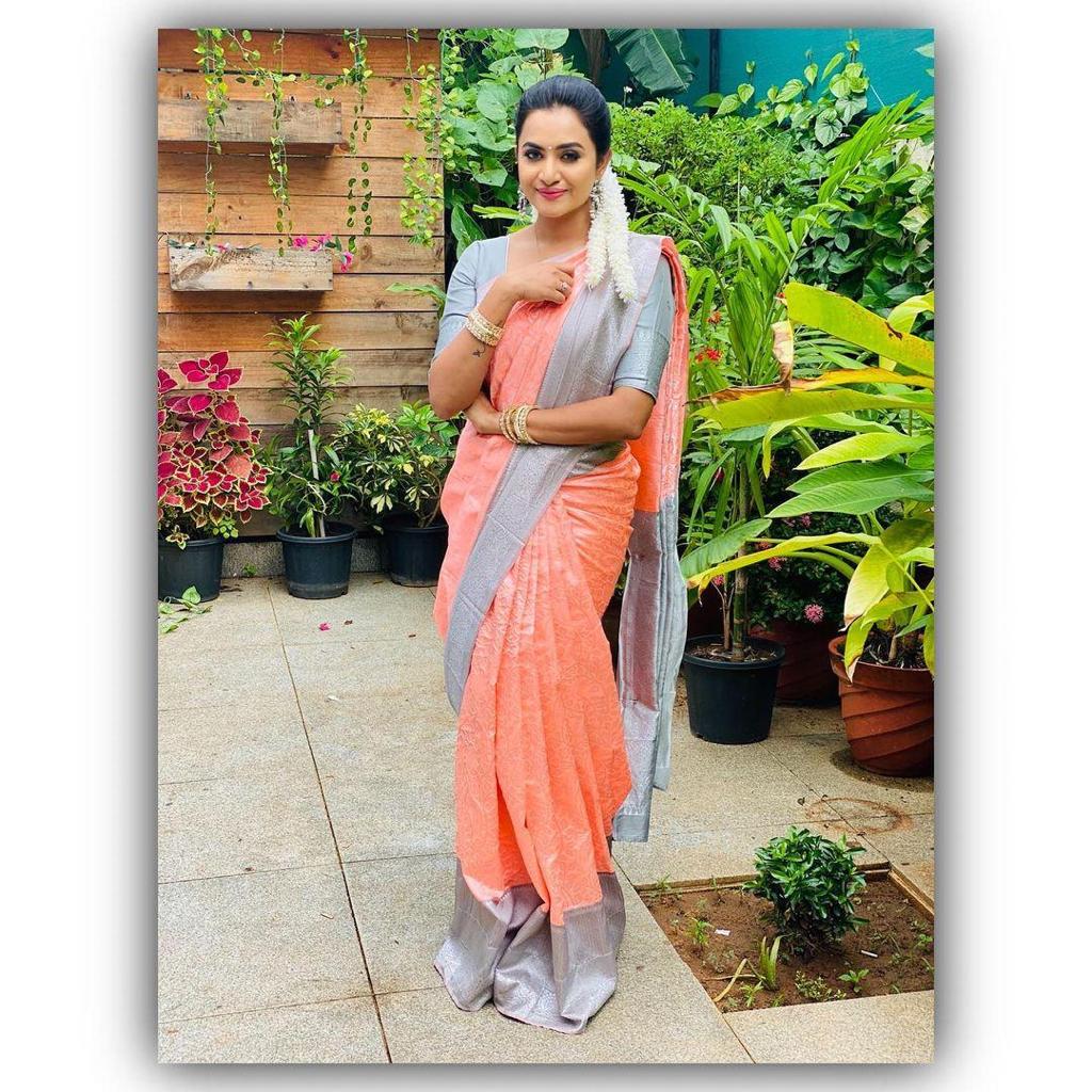 Soft Lichi Silk Jacquard Work Saree with Rich Pallu and Exclusive Blouse Border