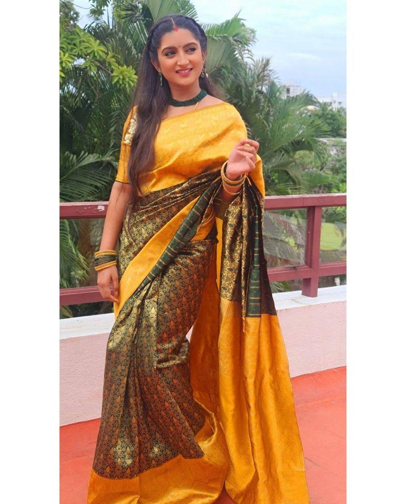 Elegant Soft Lichi Silk Saree with Rich Pallu & Jacquard Work