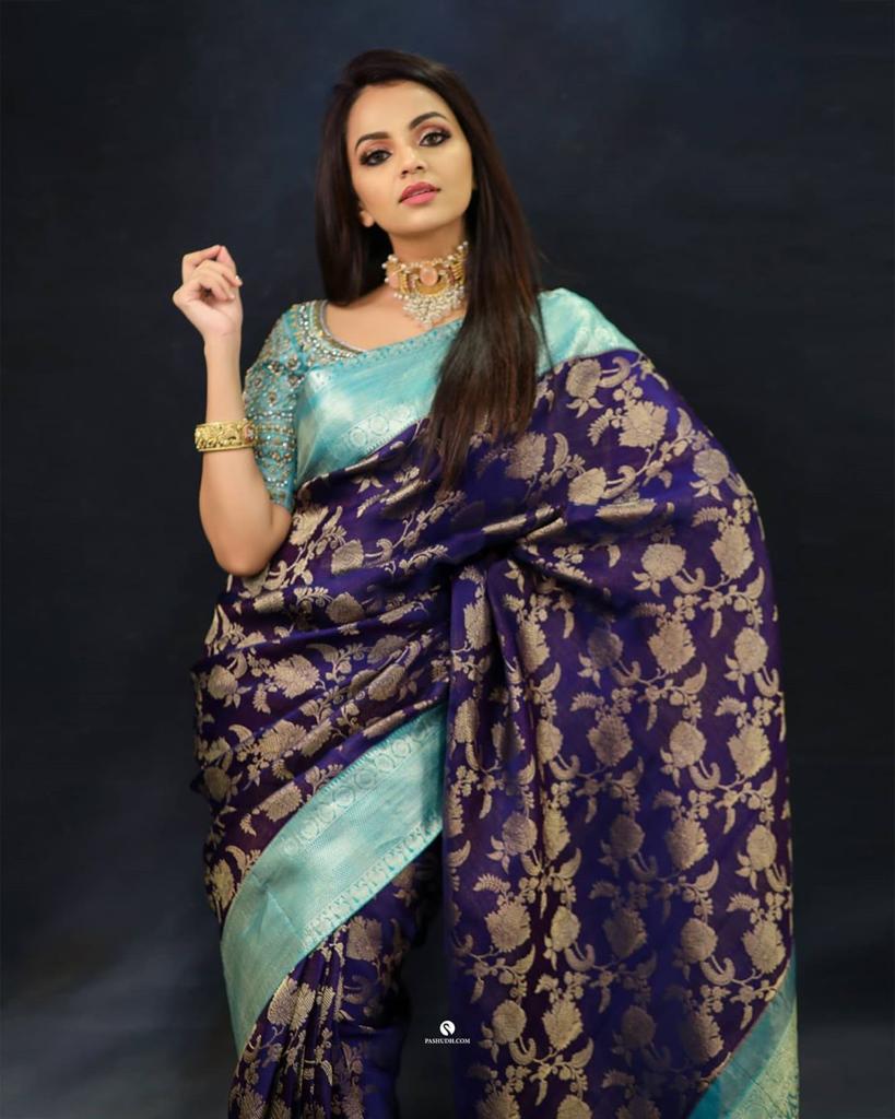 Royal Soft Lichi Silk Saree with Rich Pallu & Jacquard Work