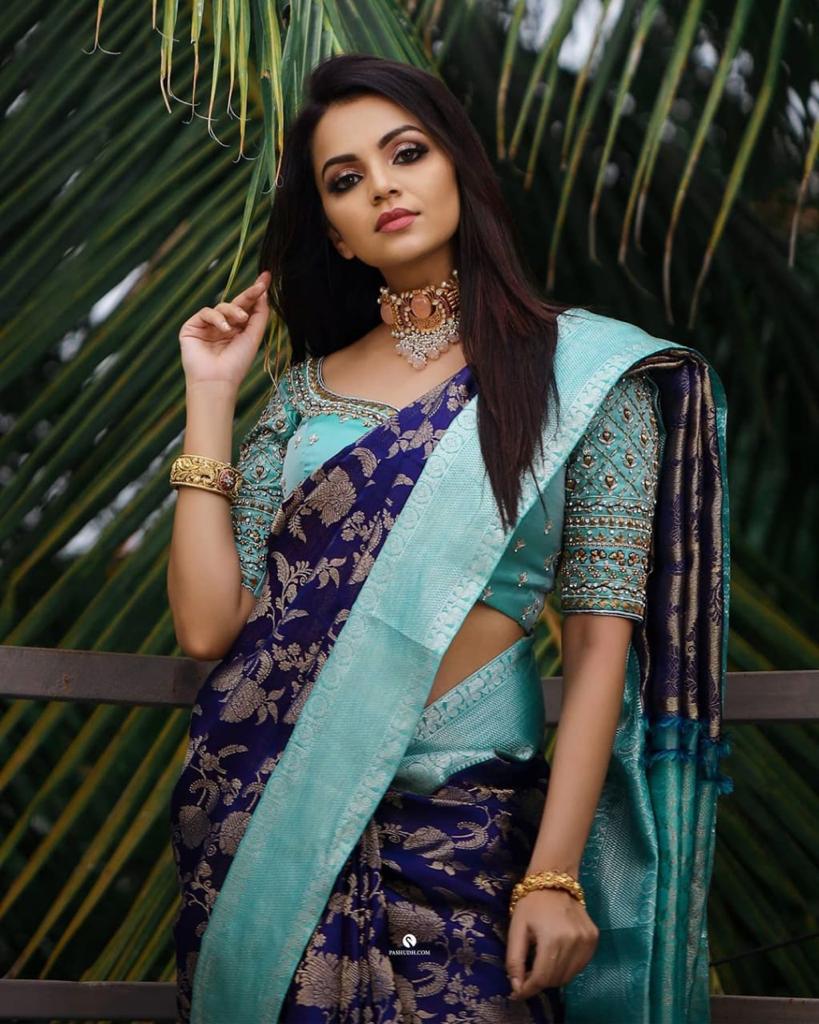 Royal Soft Lichi Silk Saree with Rich Pallu & Jacquard Work