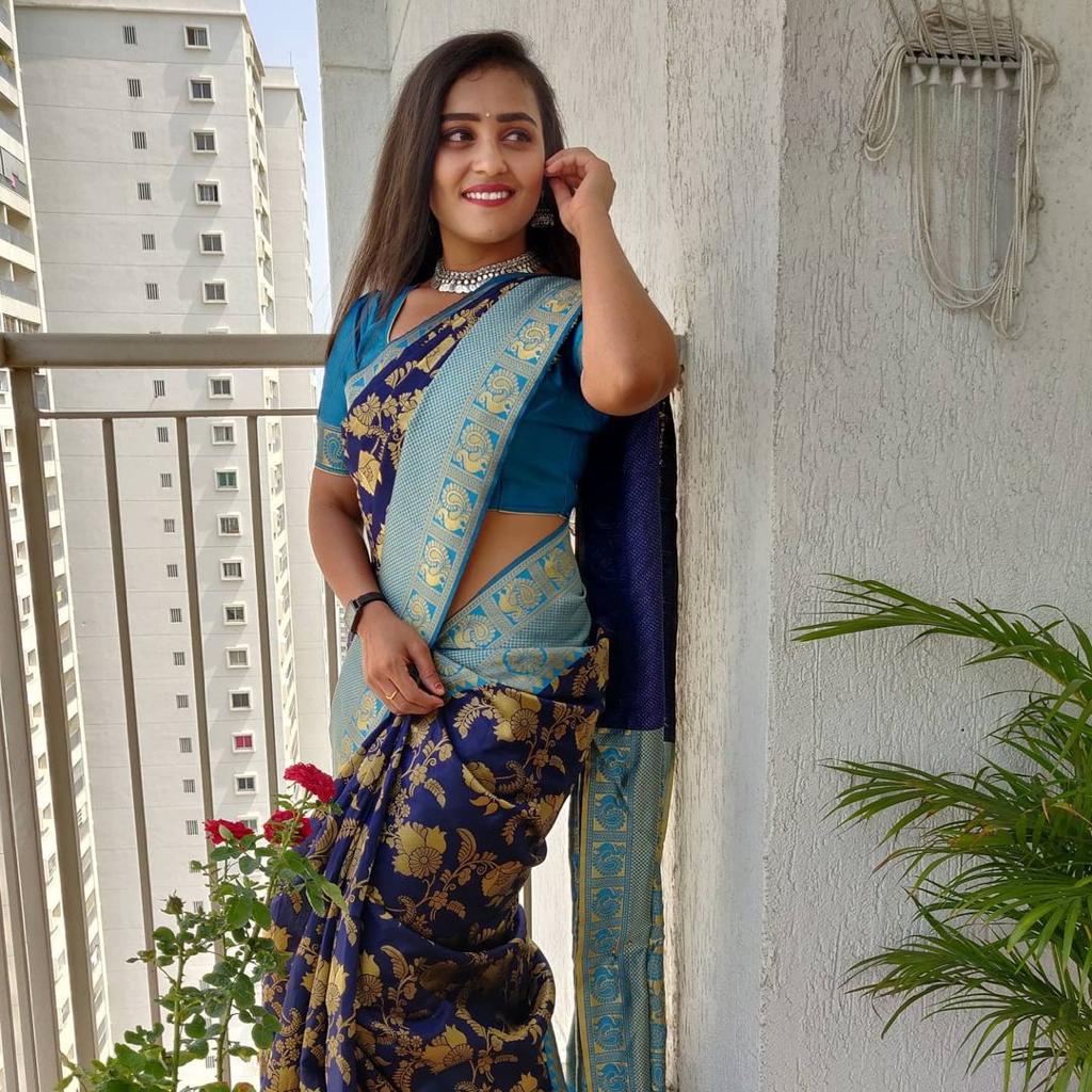 Royal Soft Lichi Silk Saree with Rich Pallu & Jacquard Work