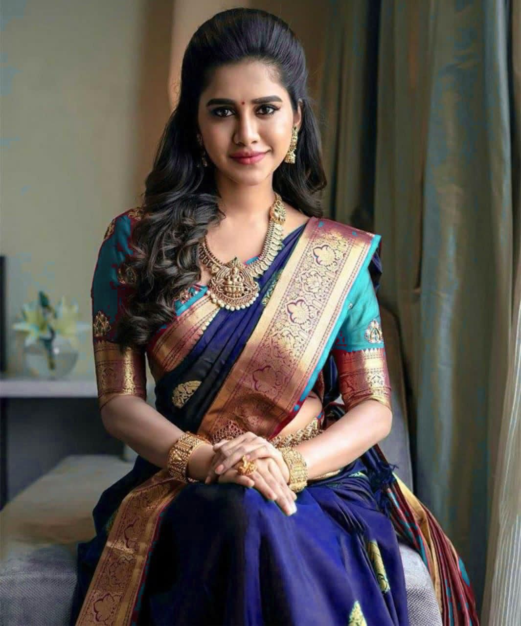 Lichi Silk Saree with Rich Pallu & Exclusive Jacquard Work