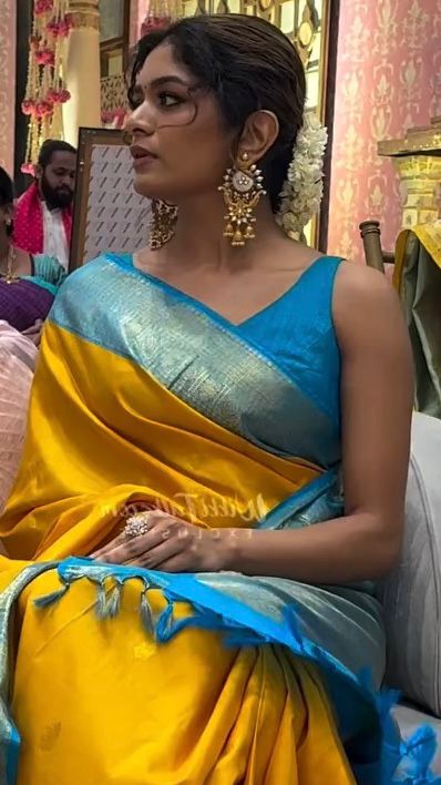 Soft Lichi Silk Saree with Ornate Jacquard Weave, Rich Pallu & Exclusive Border Blouse