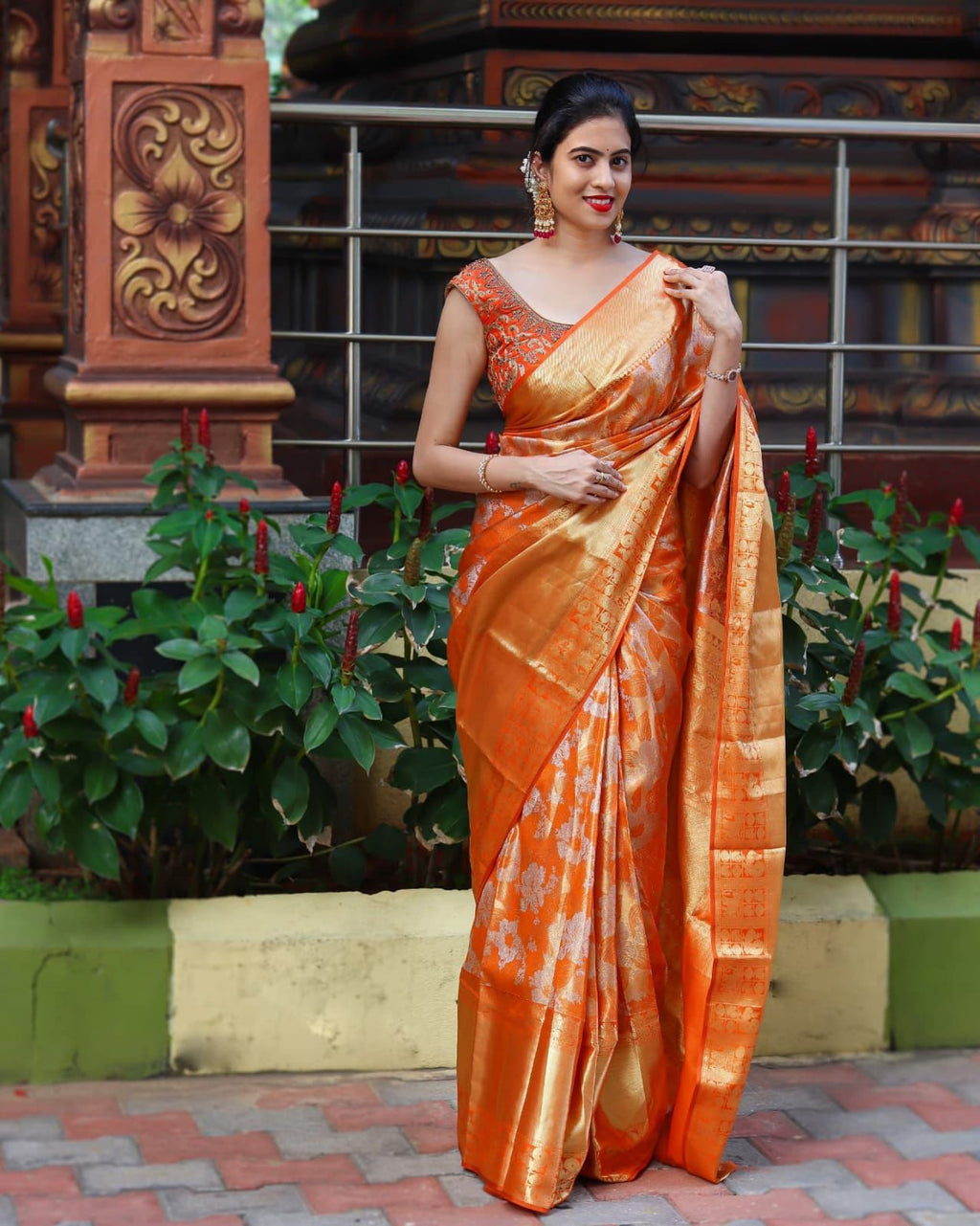 Regal Soft Lichi Silk Saree with Heavy Zhalar &amp; Jacquard Detailing