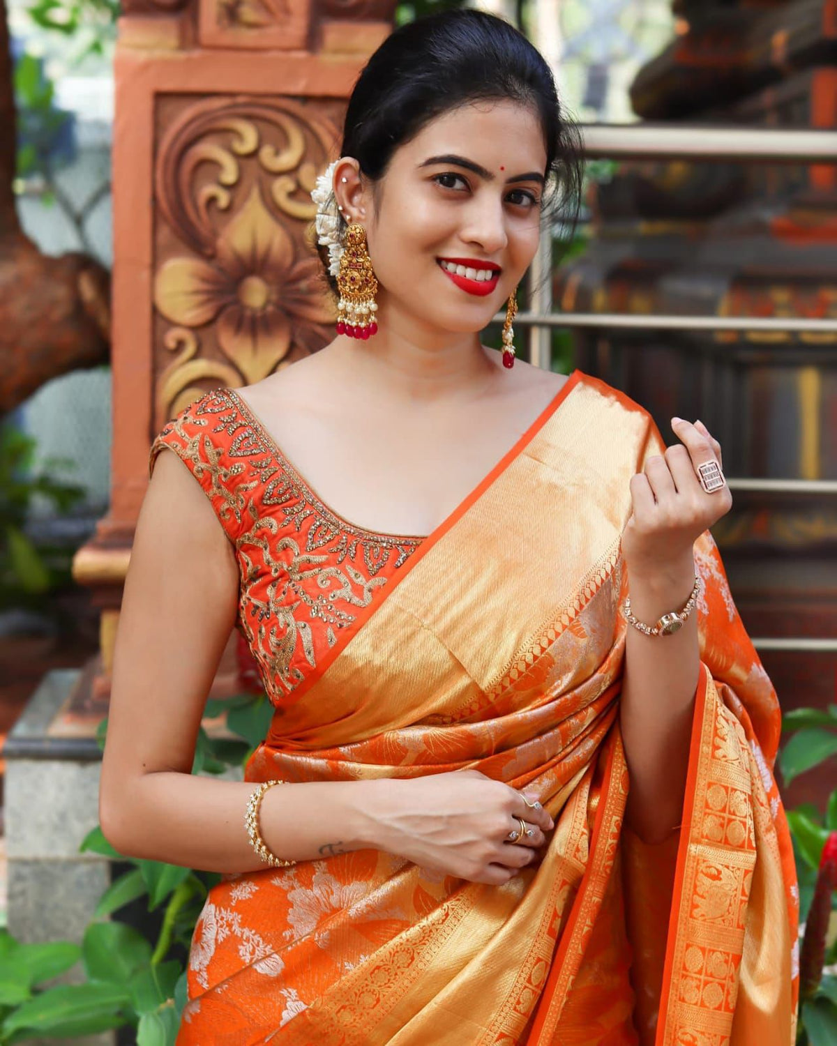 Regal Soft Lichi Silk Saree with Heavy Zhalar &amp; Jacquard Detailing