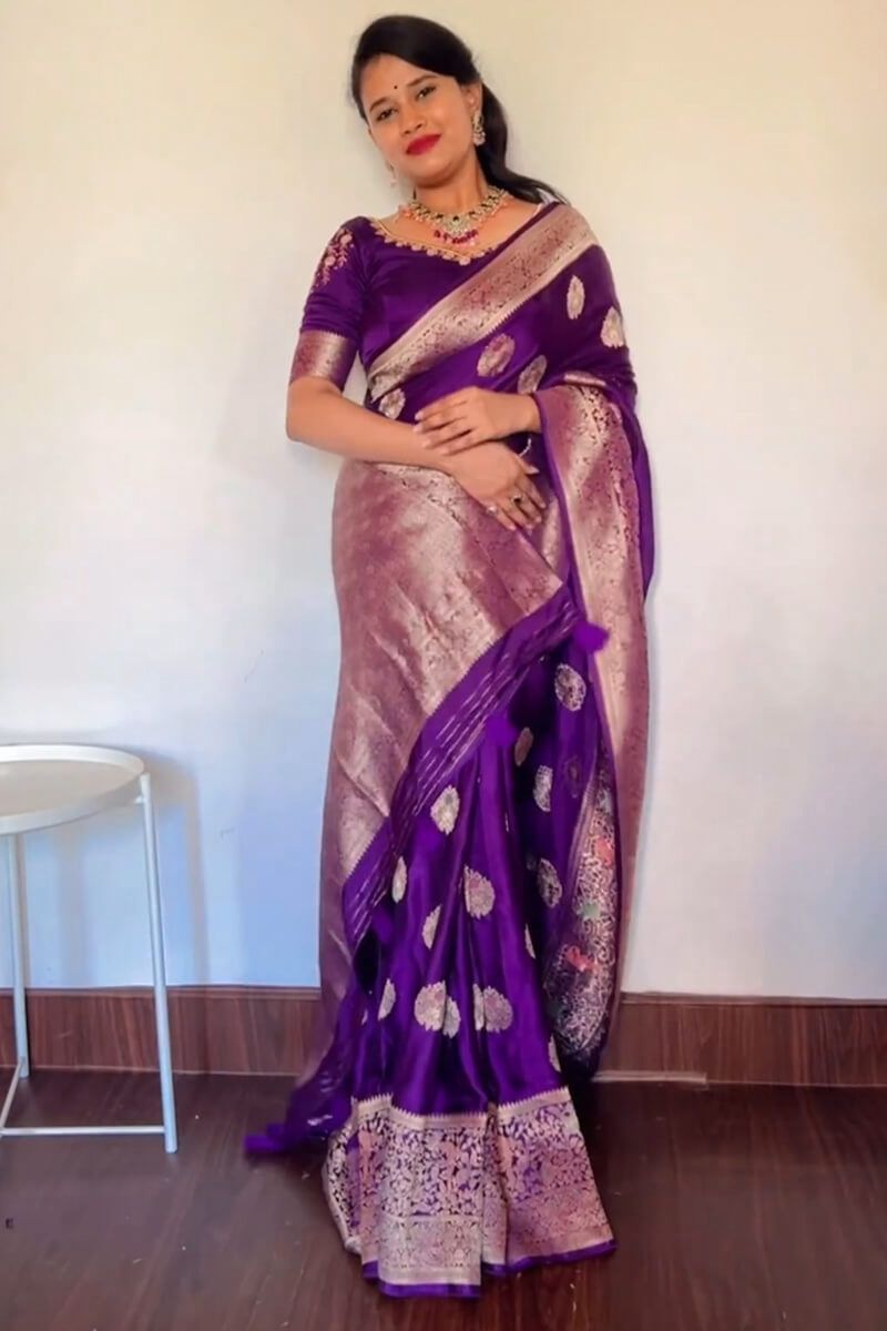 Elegant Soft Lichi Silk Saree with Heavy Zhalar &amp; Rich Pallu