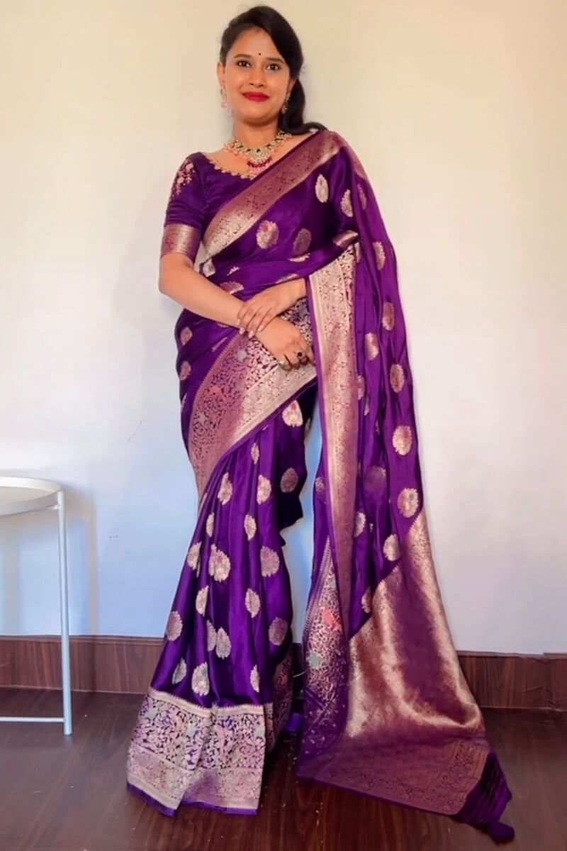Elegant Soft Lichi Silk Saree with Heavy Zhalar &amp; Rich Pallu
