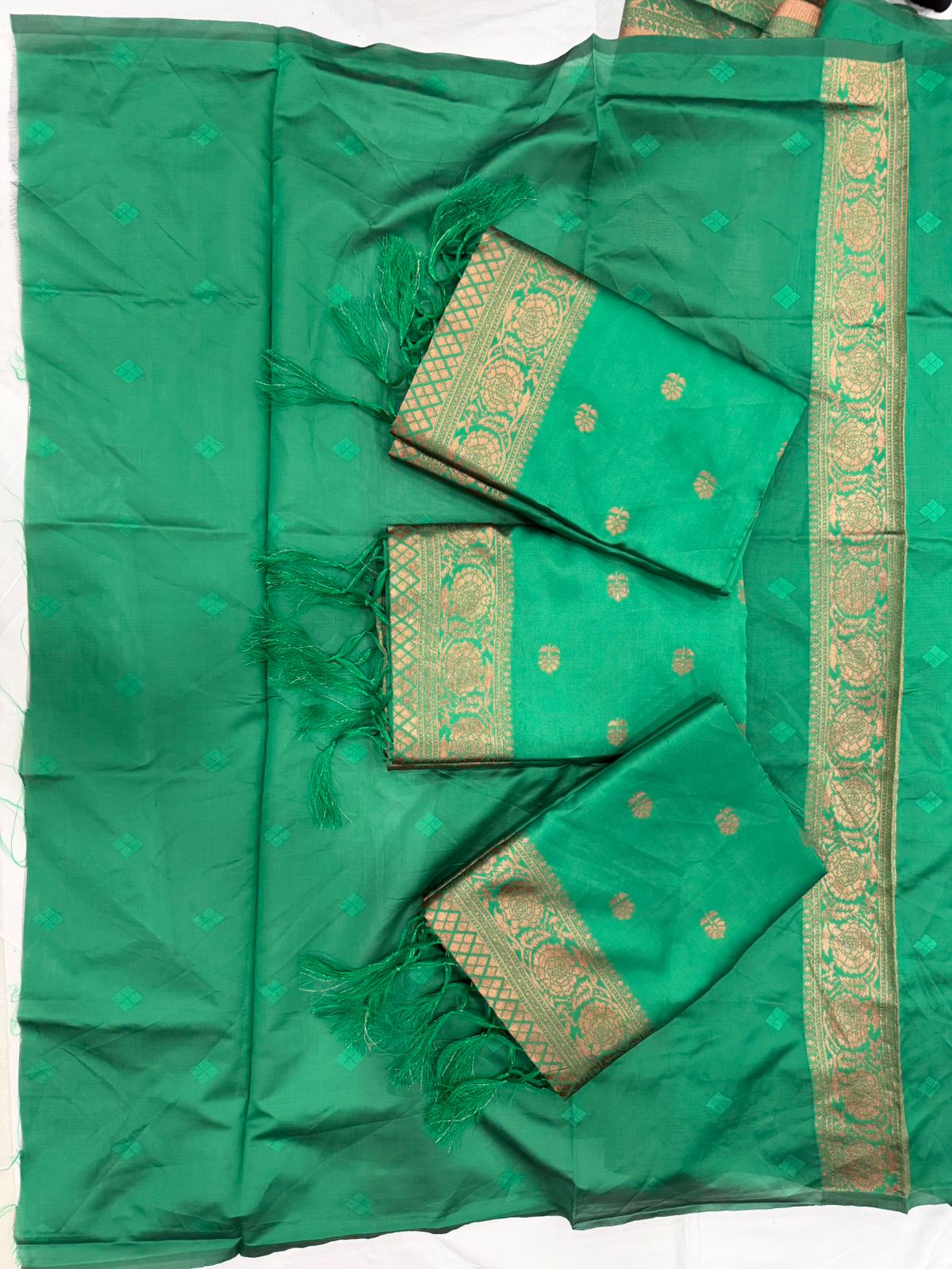 Charming Soft Lichi Silk Saree with Heavy Zhalar &amp; Jacquard Work