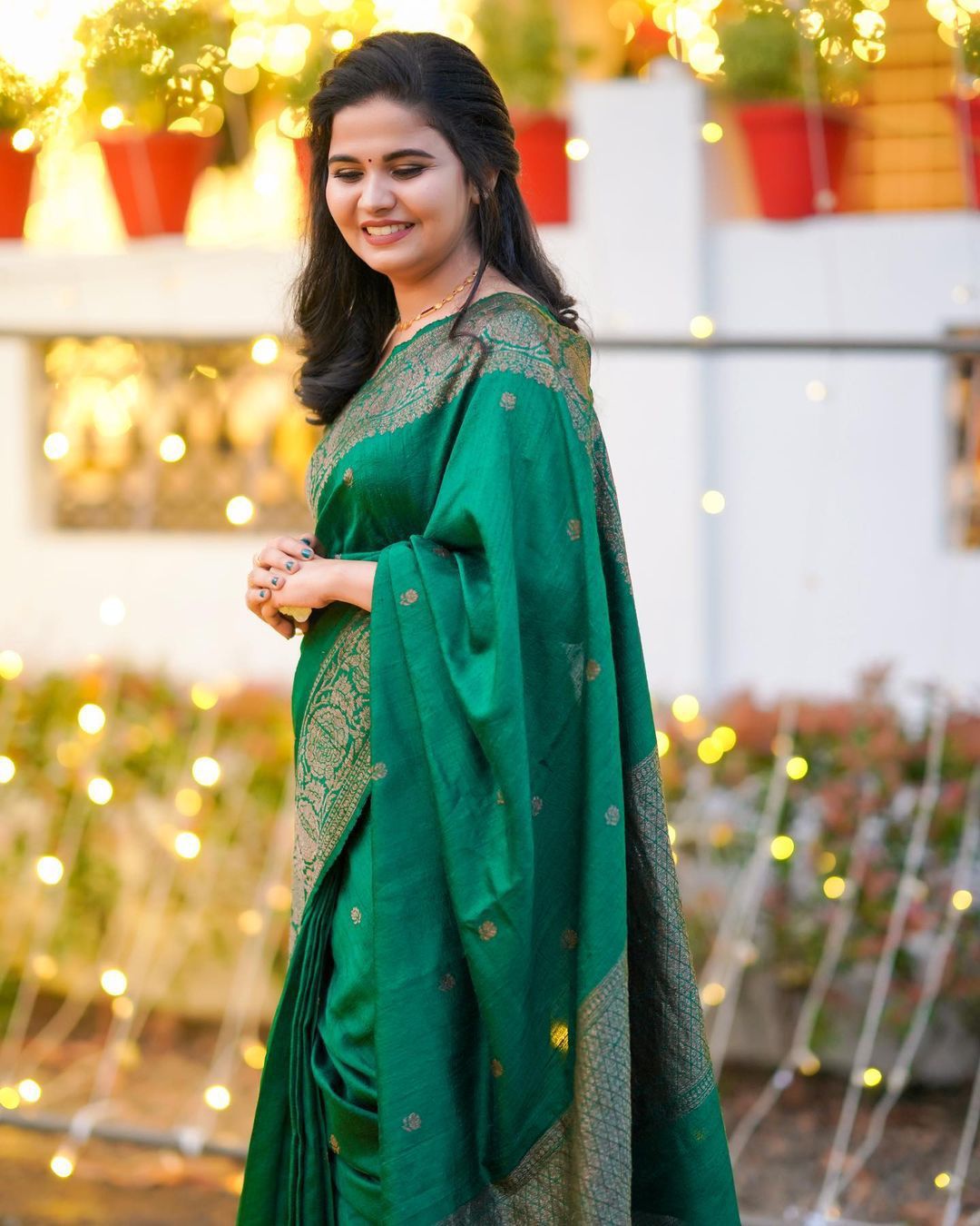 Charming Soft Lichi Silk Saree with Heavy Zhalar &amp; Jacquard Work