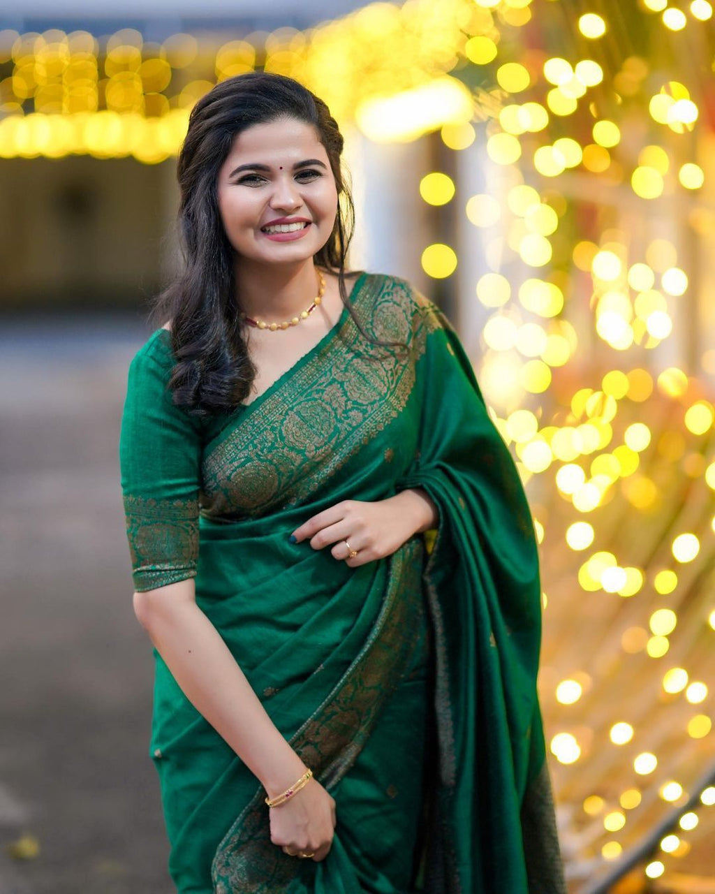 Charming Soft Lichi Silk Saree with Heavy Zhalar &amp; Jacquard Work