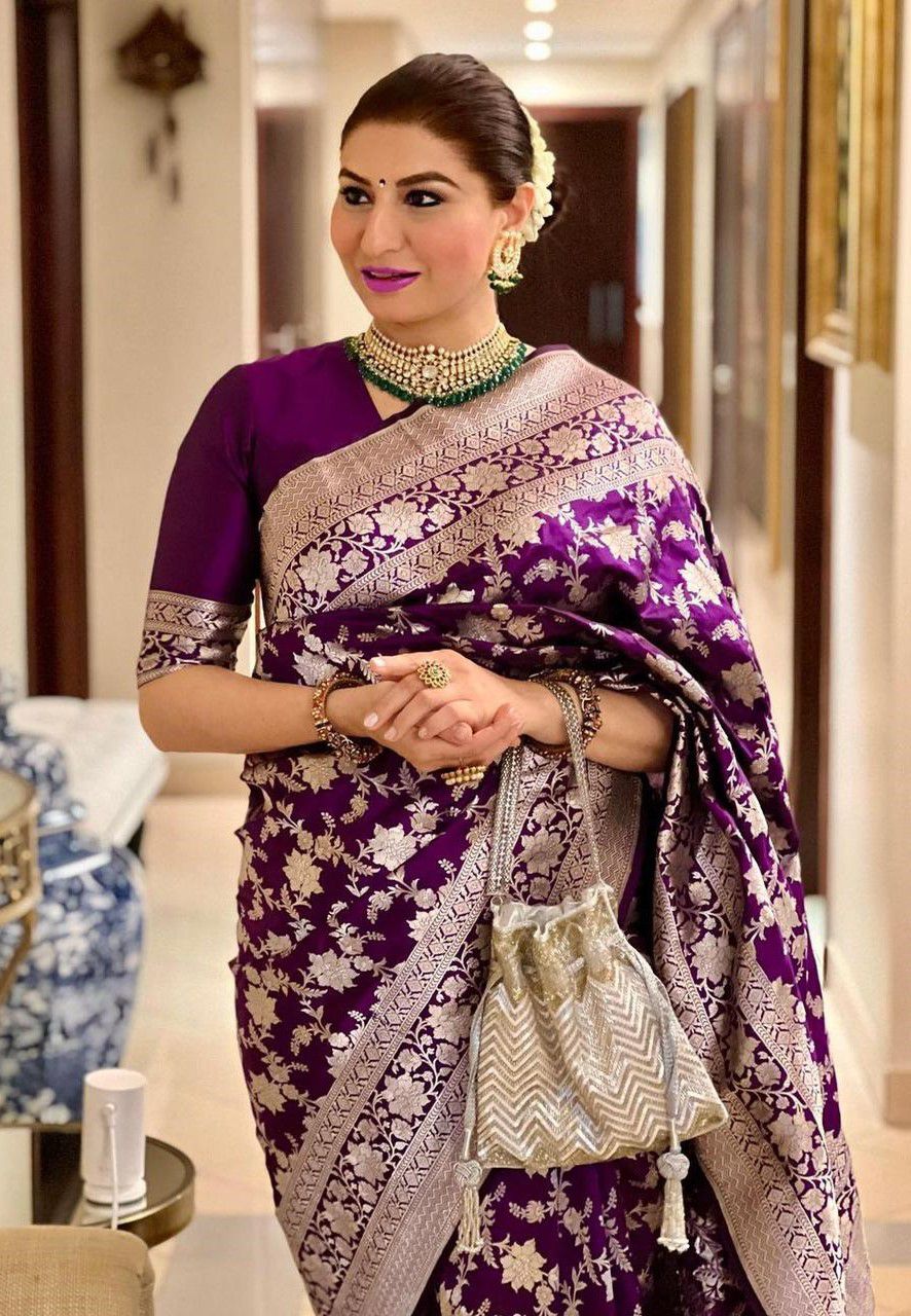 Graceful Soft Lichi Silk Saree with Heavy Zhalar &amp; Rich Pallu