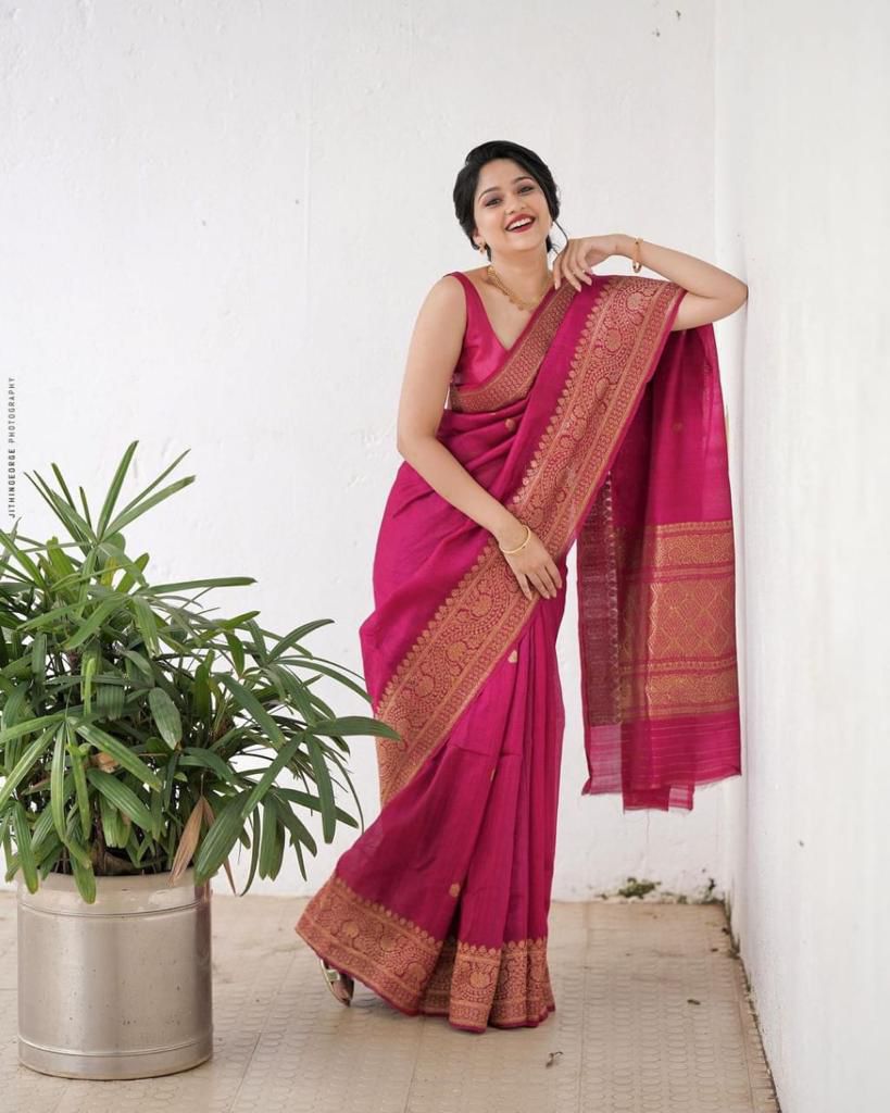 Elegant Soft Lichi Silk Saree with Heavy Zhalar &amp; Jacquard Work