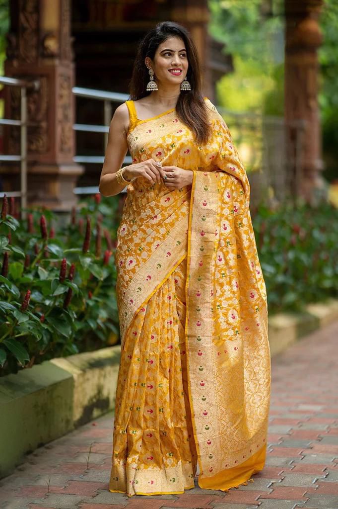 Soft Lichi Silk Saree with Heavy Zahlar, Rich Pallu, Jacquard Work & Tassel Detailing