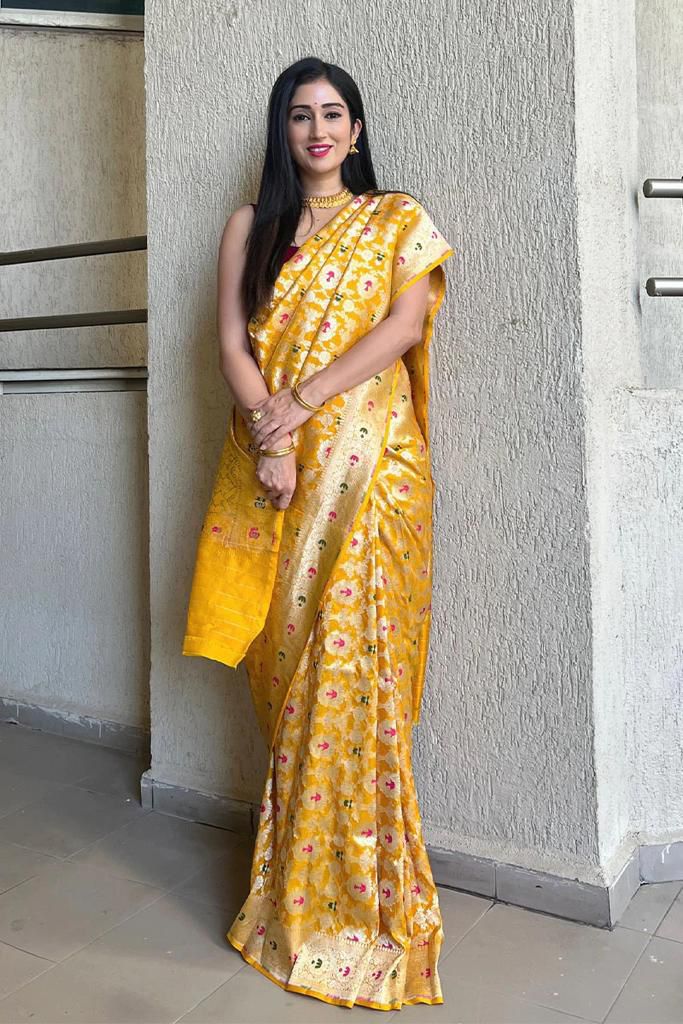 Soft Lichi Silk Saree with Heavy Zahlar, Rich Pallu, Jacquard Work & Tassel Detailing