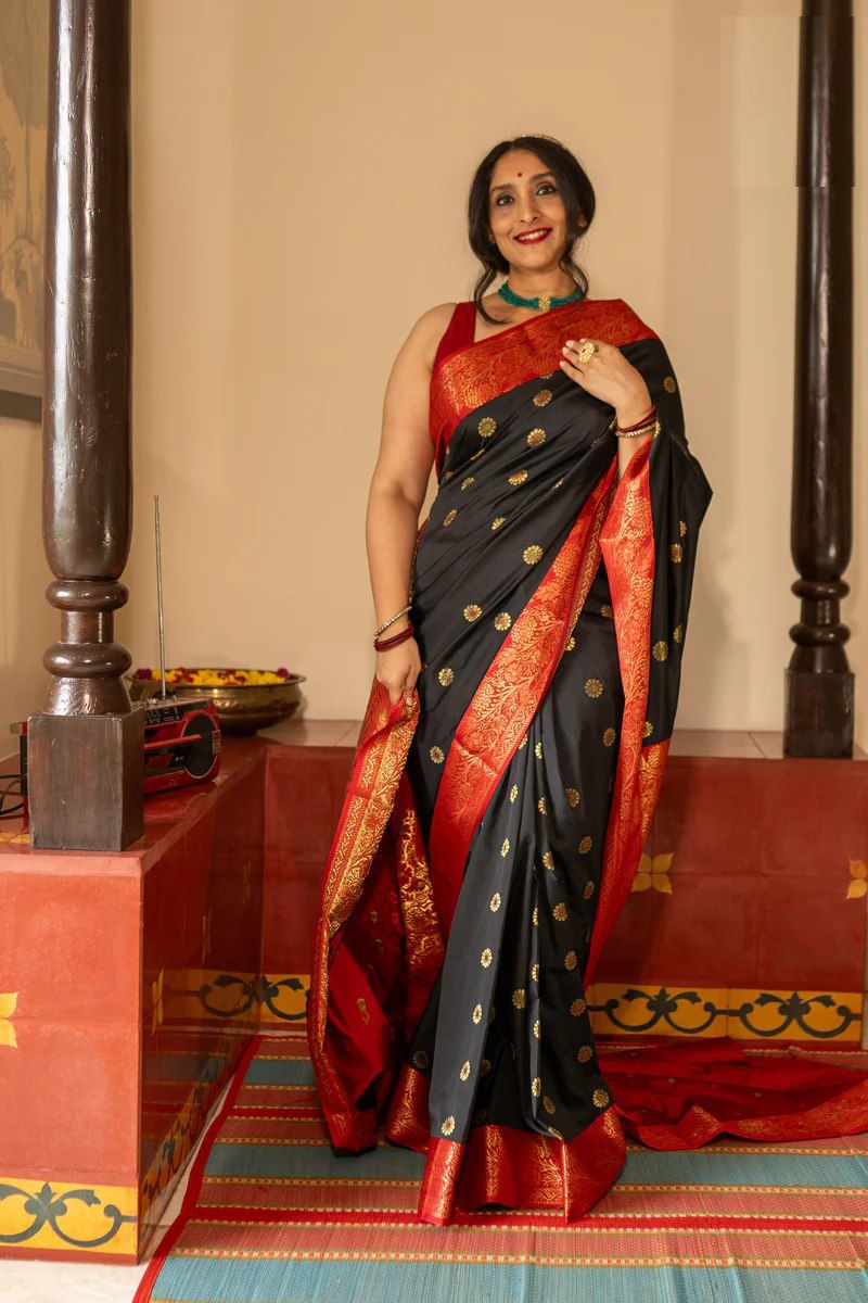 Elegant Soft Lichi Silk Saree with All-Over Jacquard Work & Rich Pallu