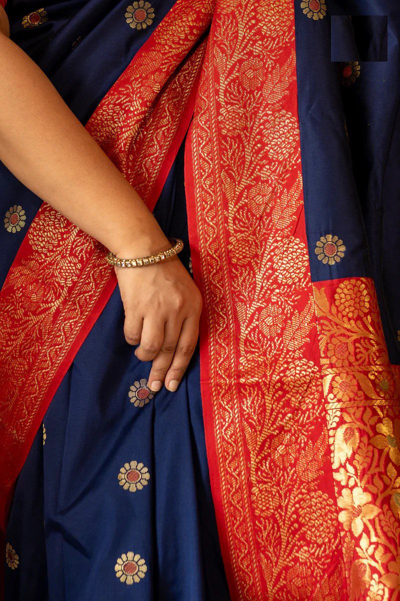 Elegant Soft Lichi Silk Saree with All-Over Jacquard Work & Rich Pallu