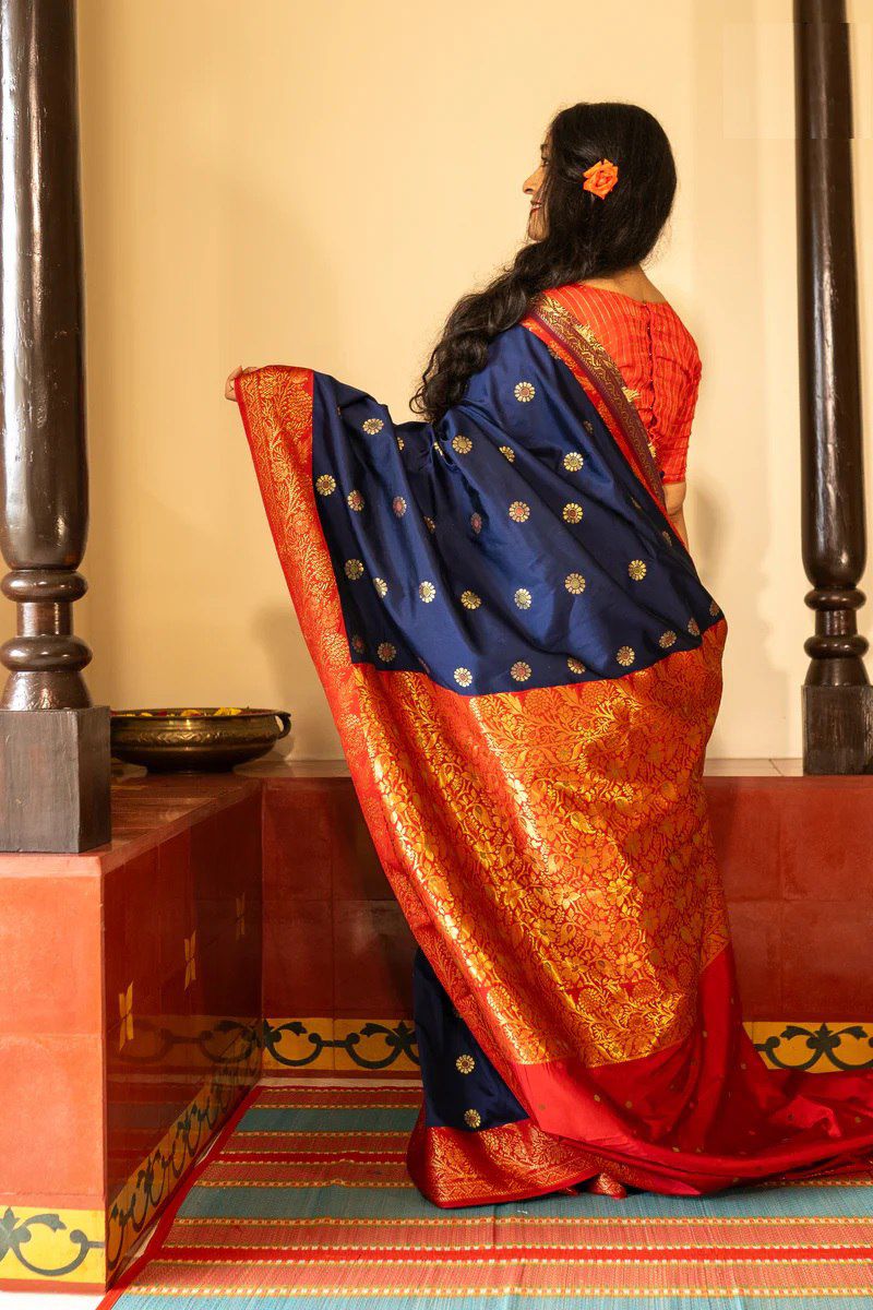 Elegant Soft Lichi Silk Saree with All-Over Jacquard Work & Rich Pallu