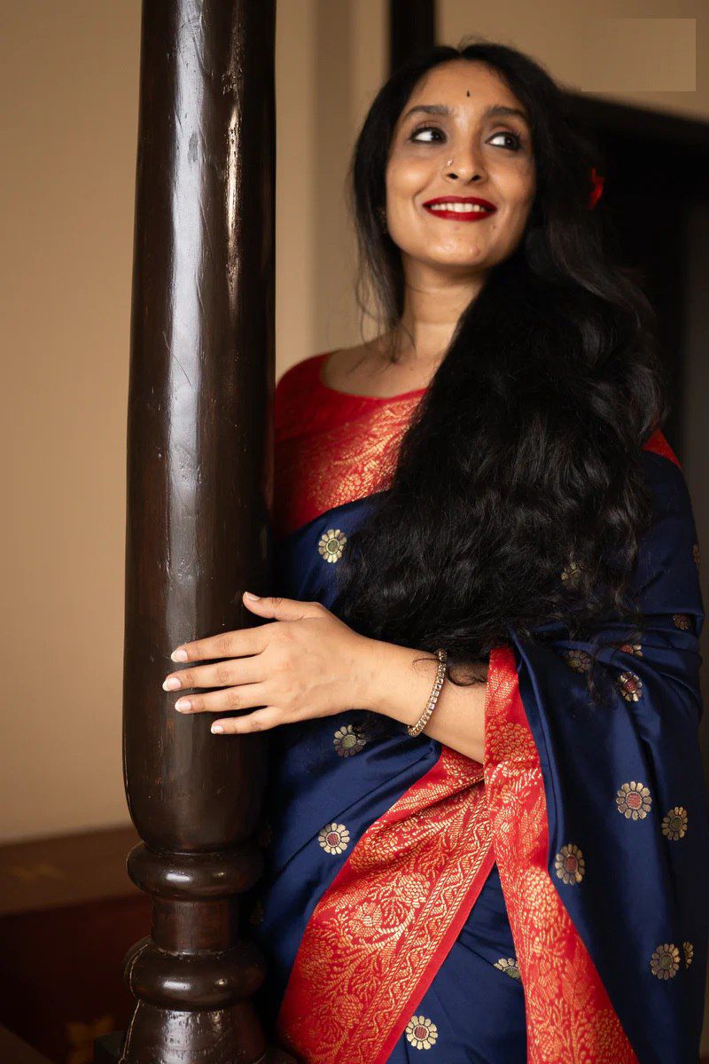 Elegant Soft Lichi Silk Saree with All-Over Jacquard Work & Rich Pallu