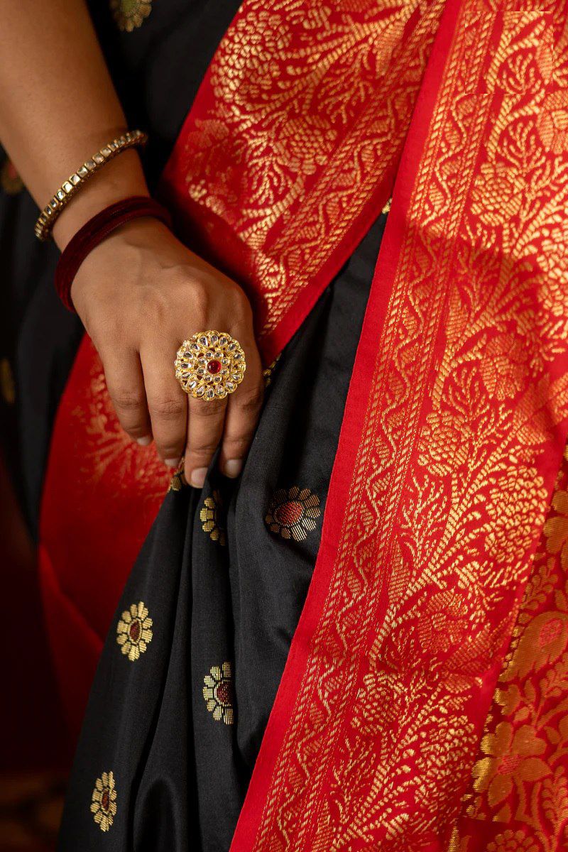 Elegant Soft Lichi Silk Saree with All-Over Jacquard Work & Rich Pallu