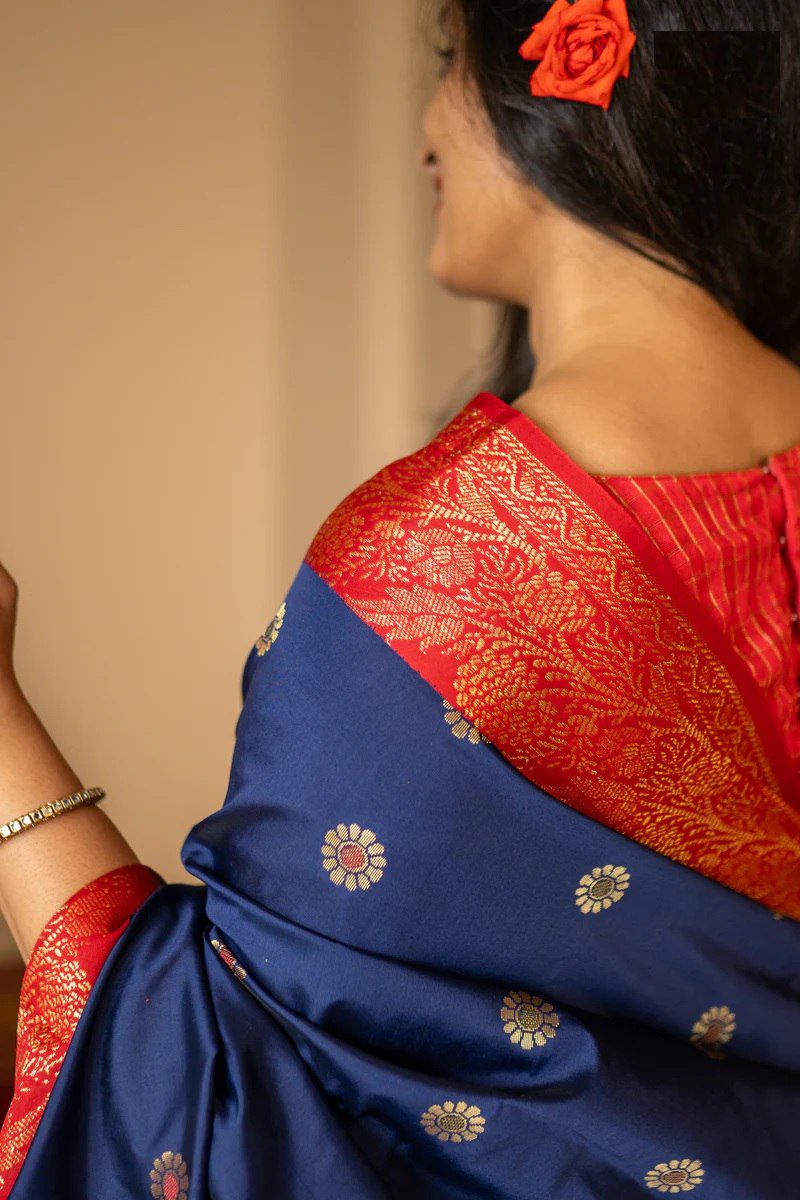 Elegant Soft Lichi Silk Saree with All-Over Jacquard Work & Rich Pallu