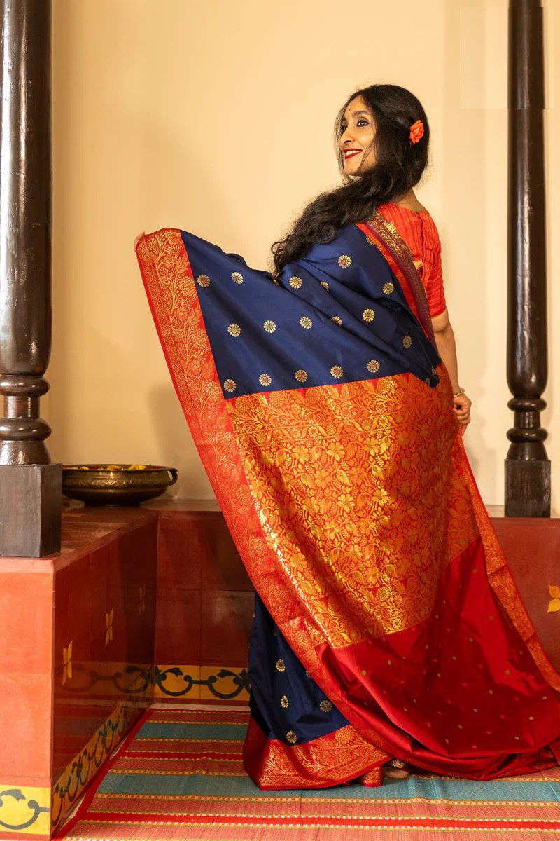 Elegant Soft Lichi Silk Saree with All-Over Jacquard Work & Rich Pallu