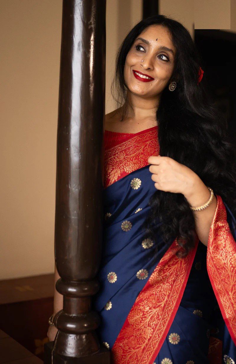 Elegant Soft Lichi Silk Saree with All-Over Jacquard Work & Rich Pallu