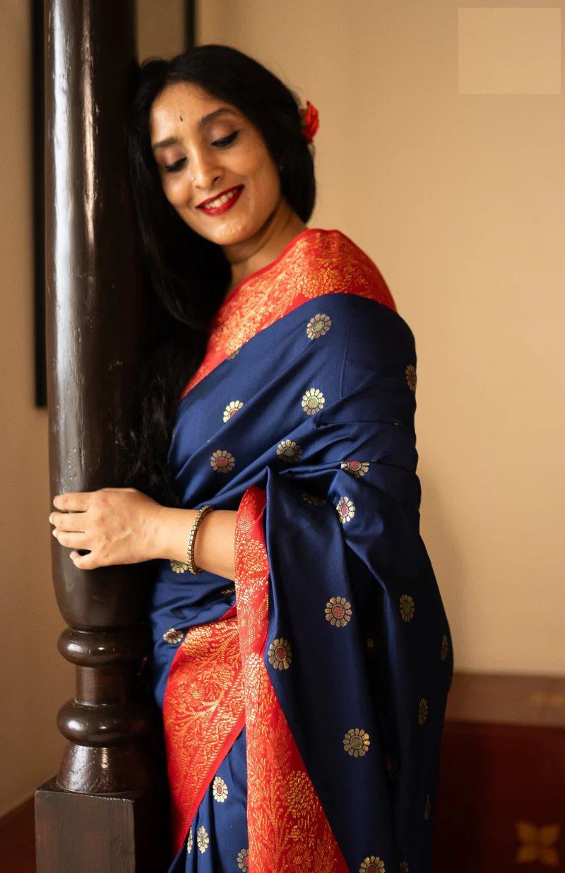Elegant Soft Lichi Silk Saree with All-Over Jacquard Work & Rich Pallu