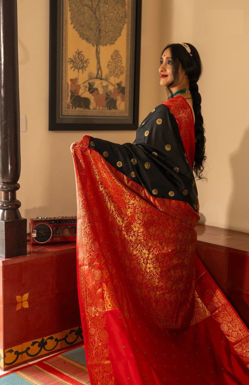 Elegant Soft Lichi Silk Saree with All-Over Jacquard Work & Rich Pallu