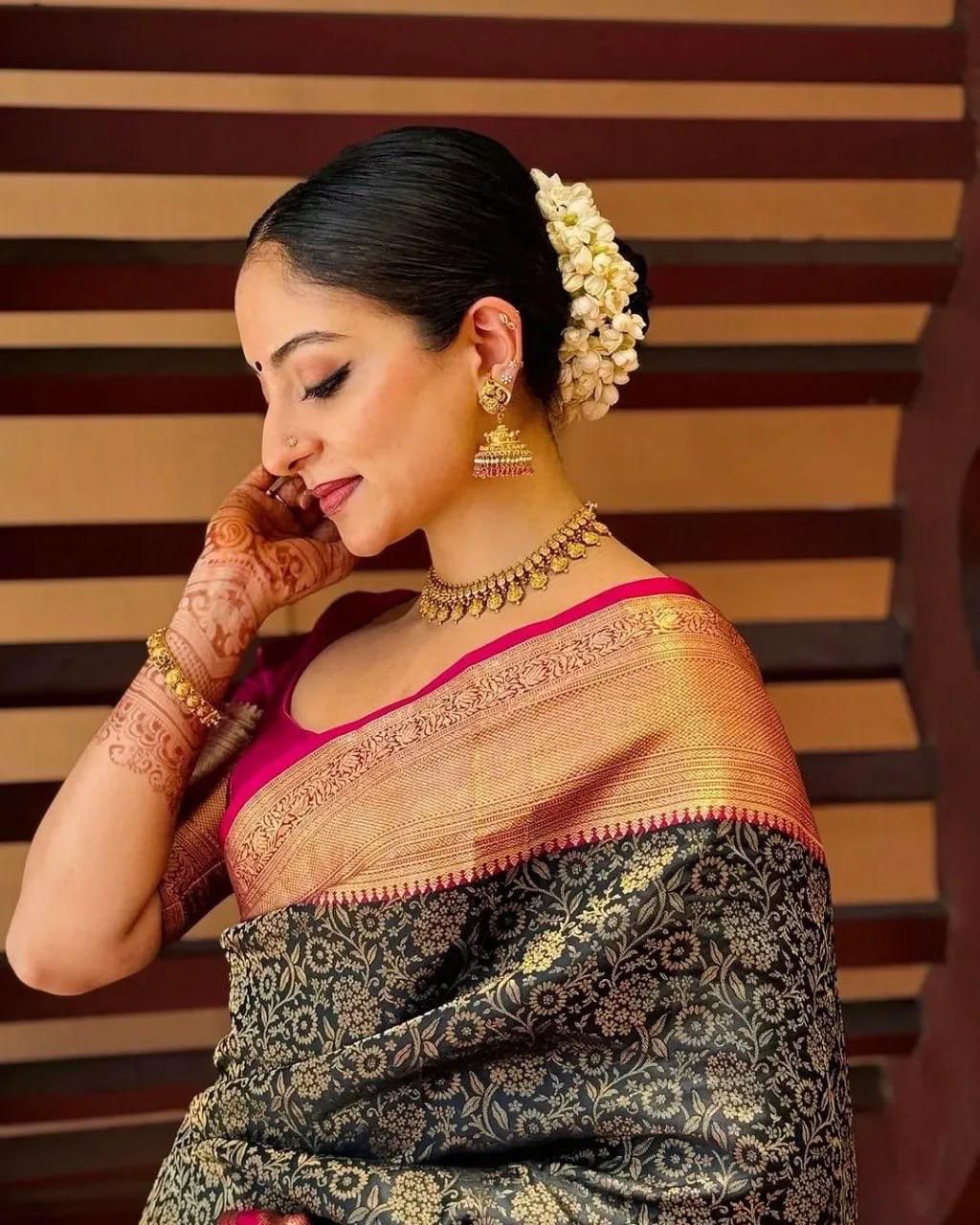 Sophisticated Soft Lichi Silk Saree with Designer Jacquard Work & Rich Pallu