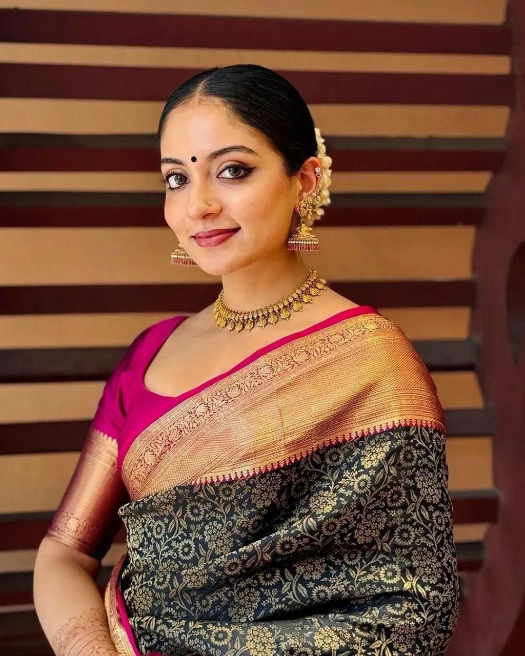 Sophisticated Soft Lichi Silk Saree with Designer Jacquard Work & Rich Pallu